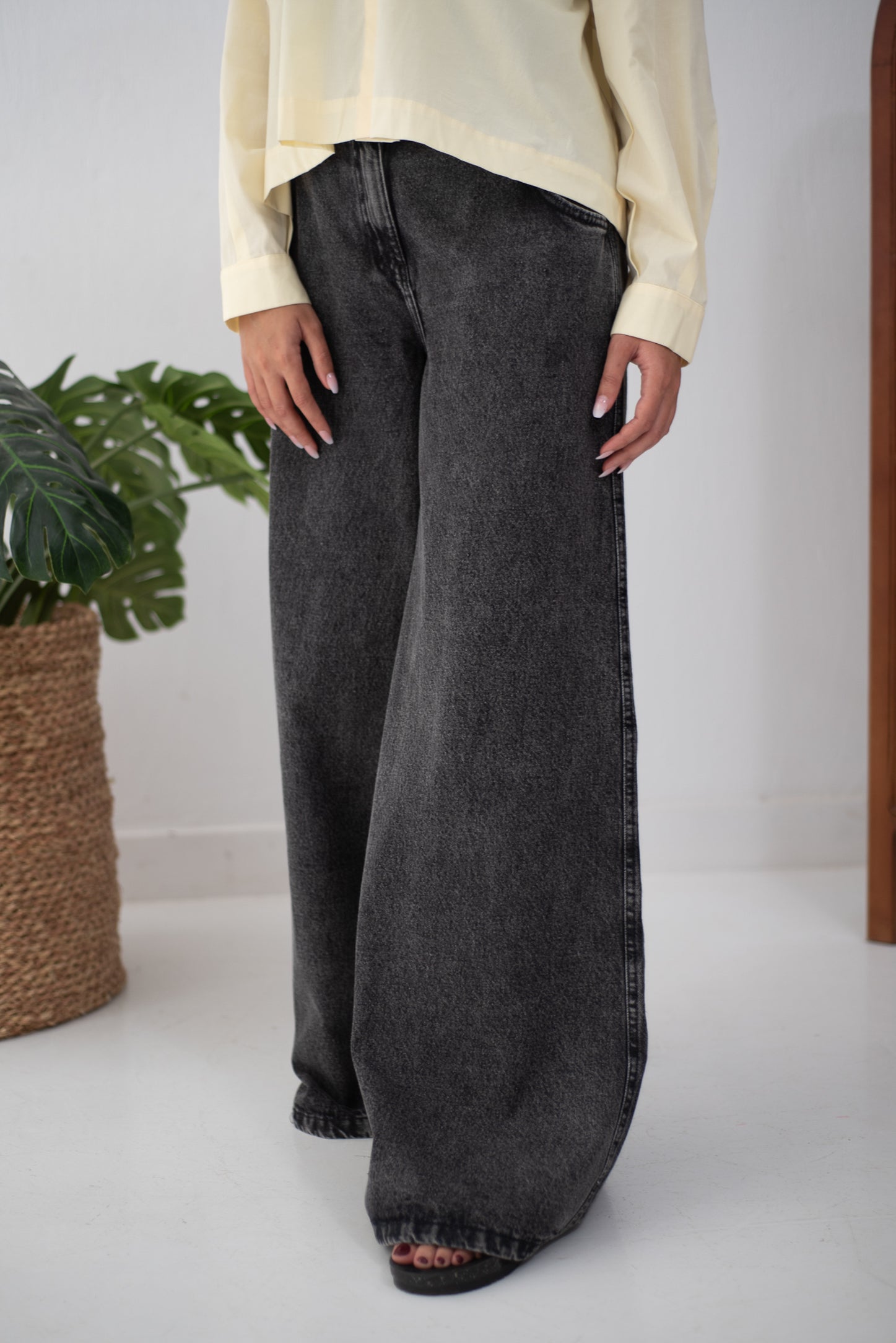 Wide Legs Jeans Pants Black - AB Essential Women Wear