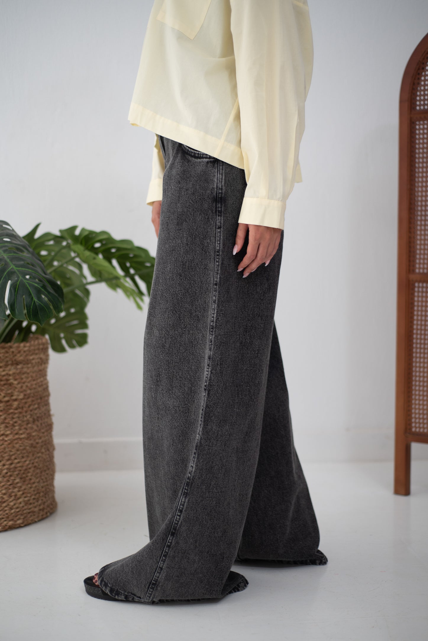 Wide Legs Jeans Pants Black - AB Essential Women Wear
