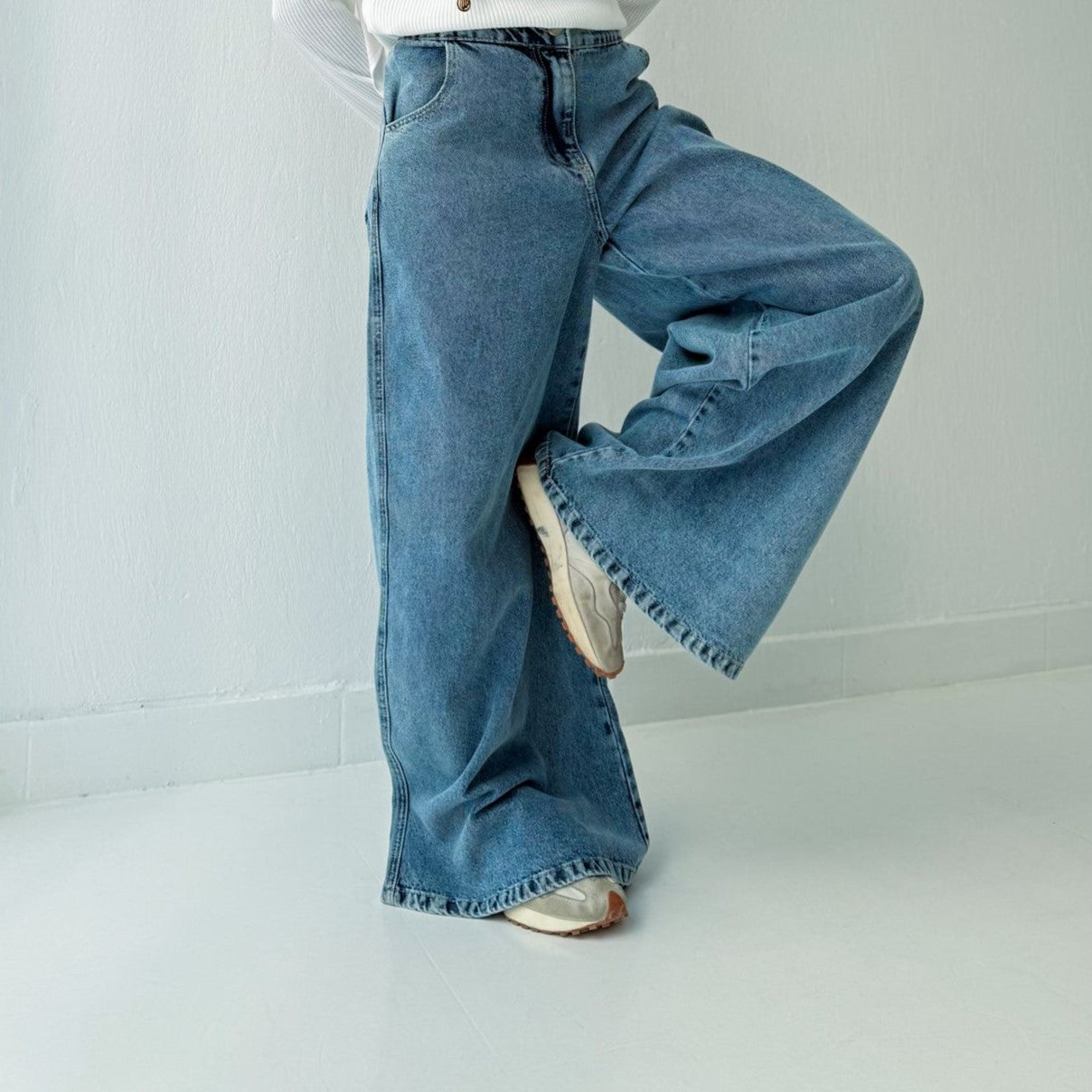 Wide Legs Jeans Sky - AB Essential Women Wear