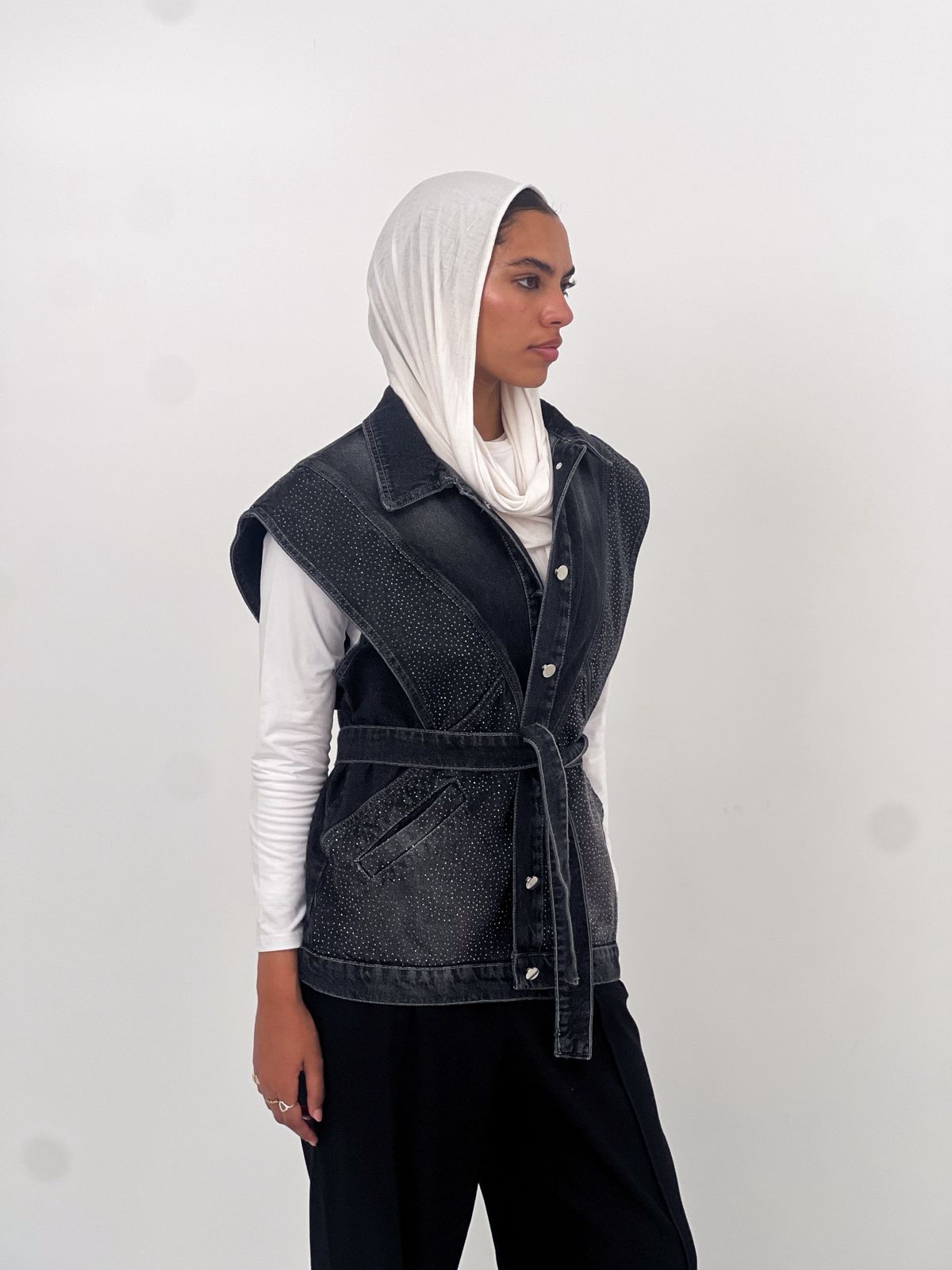 Glitra Vest Black - AB ESSENTIALS