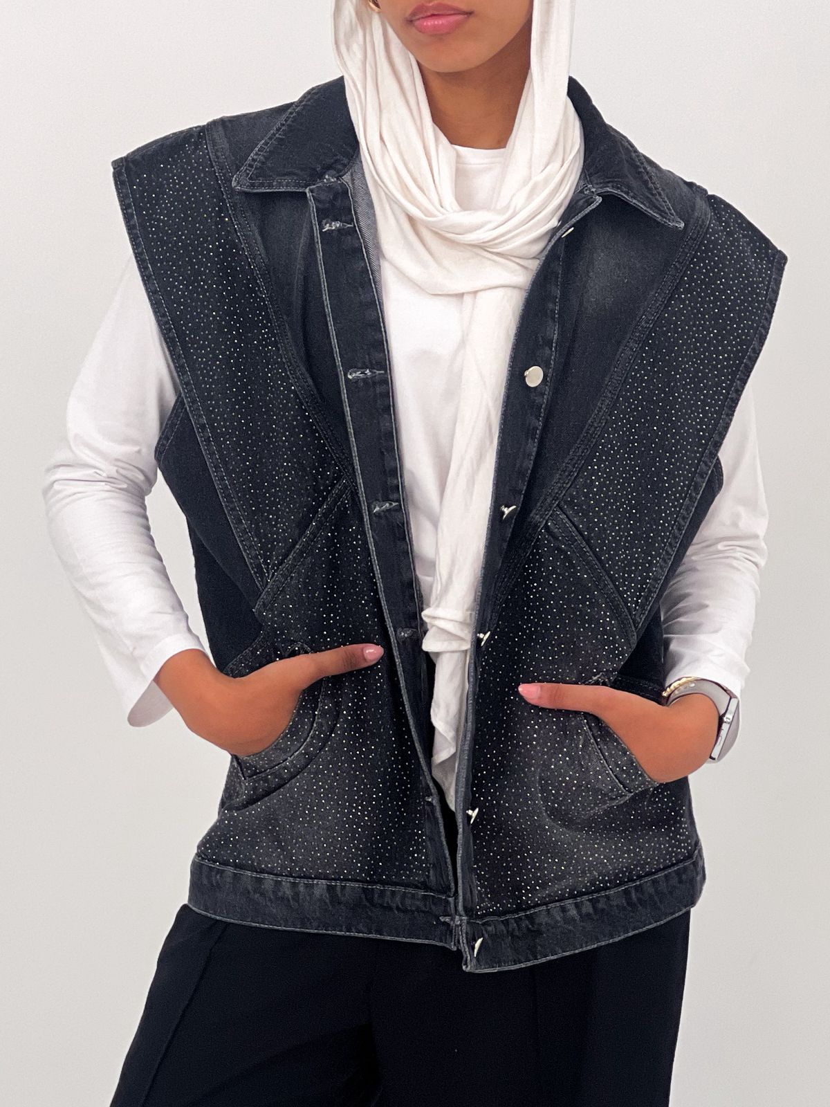Glitra Vest Black - AB ESSENTIALS