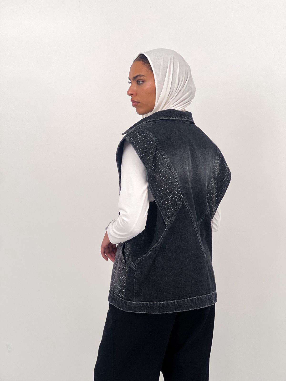 Glitra Vest Black - AB ESSENTIALS