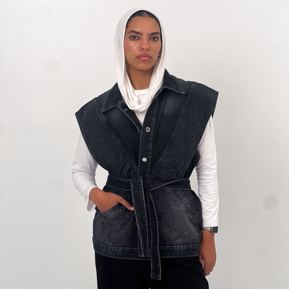 Glitra Vest Black - AB ESSENTIALS