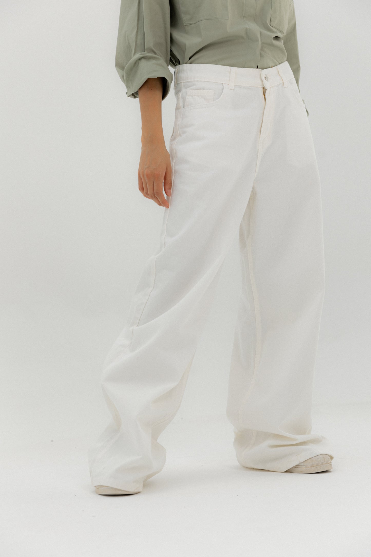 Straight Leg Jeans Off White - AB ESSENTIALS