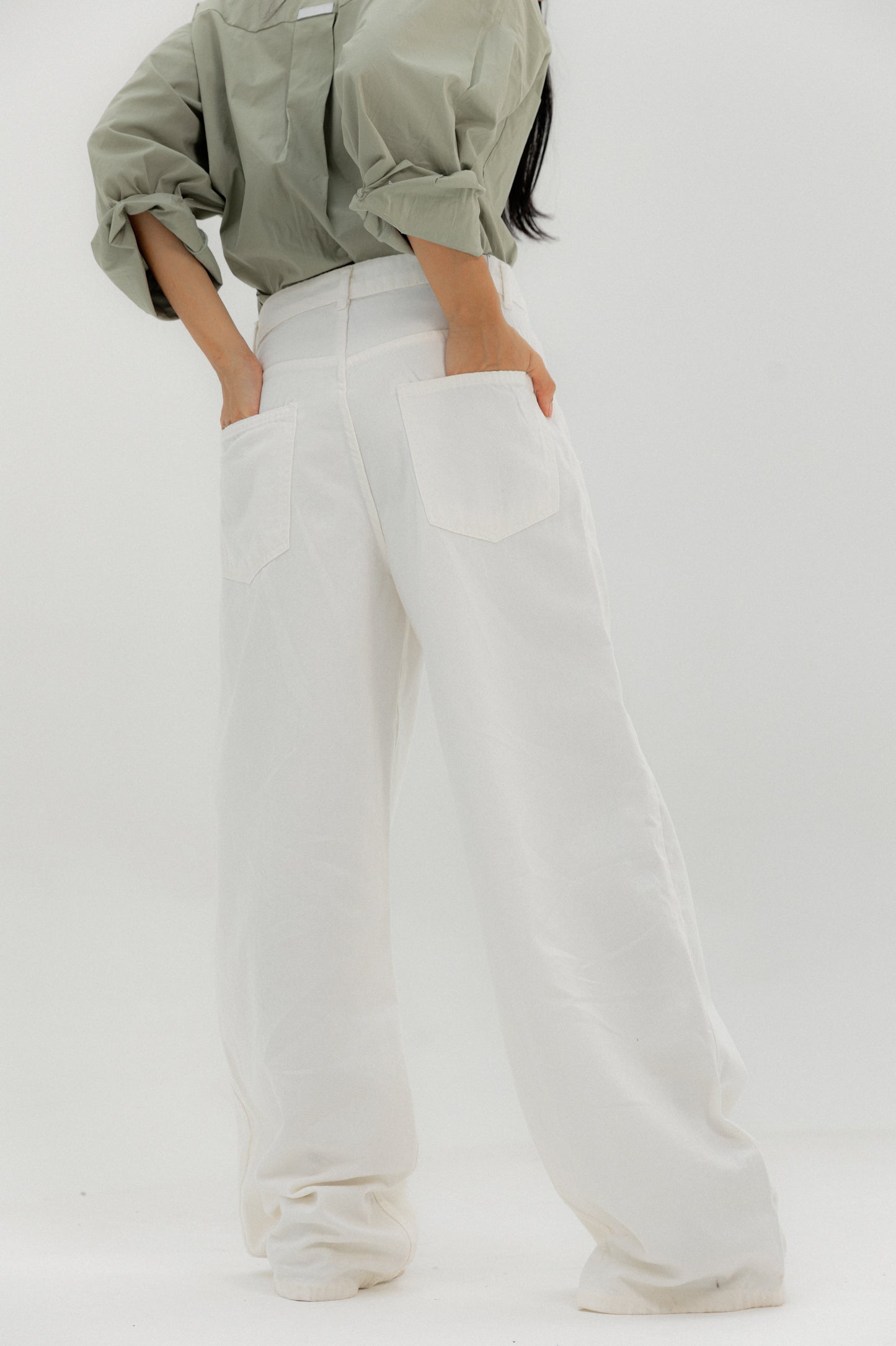 Straight Leg Jeans Off White - AB ESSENTIALS
