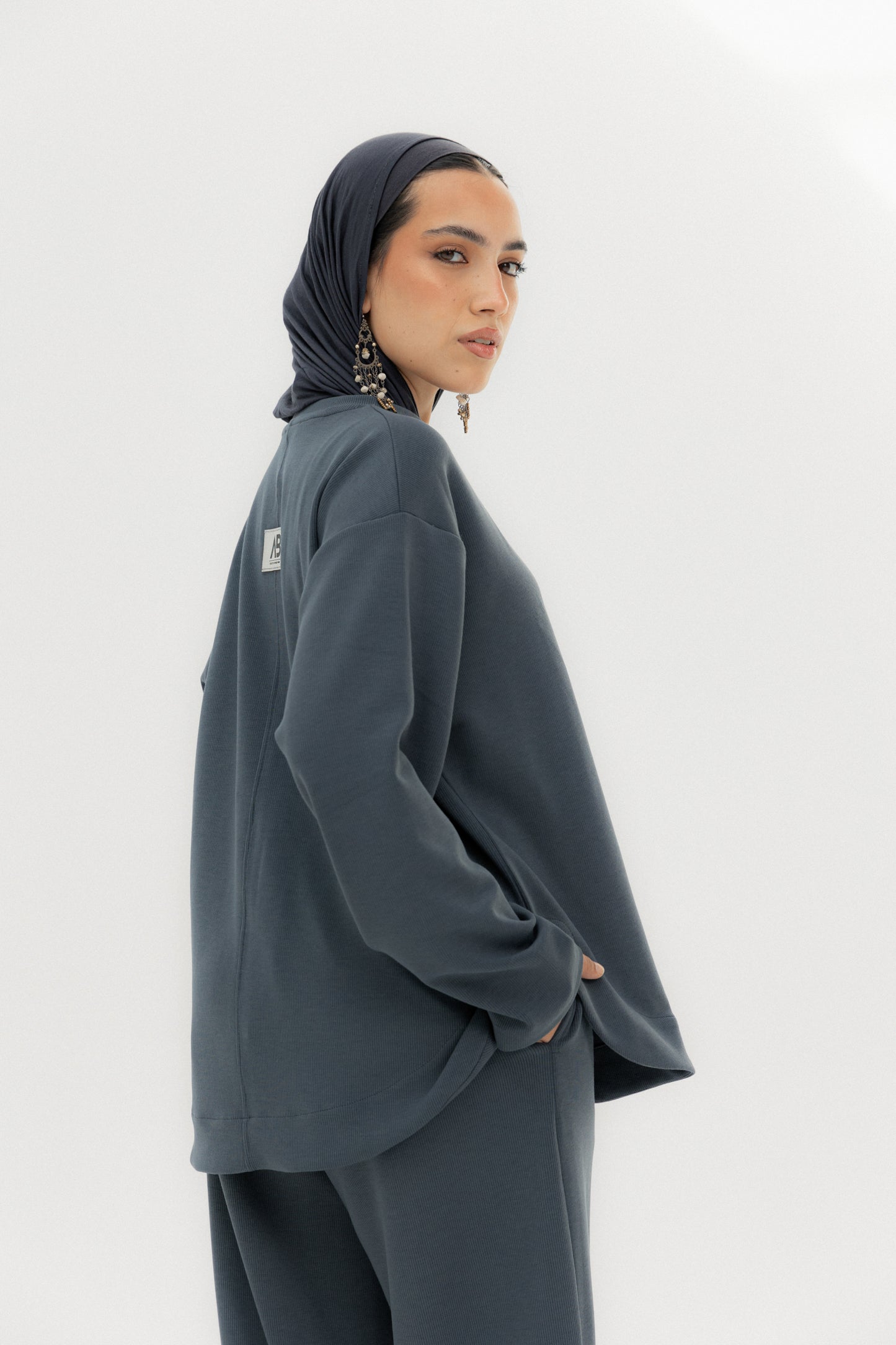 Warm Top Grey - AB ESSENTIALS