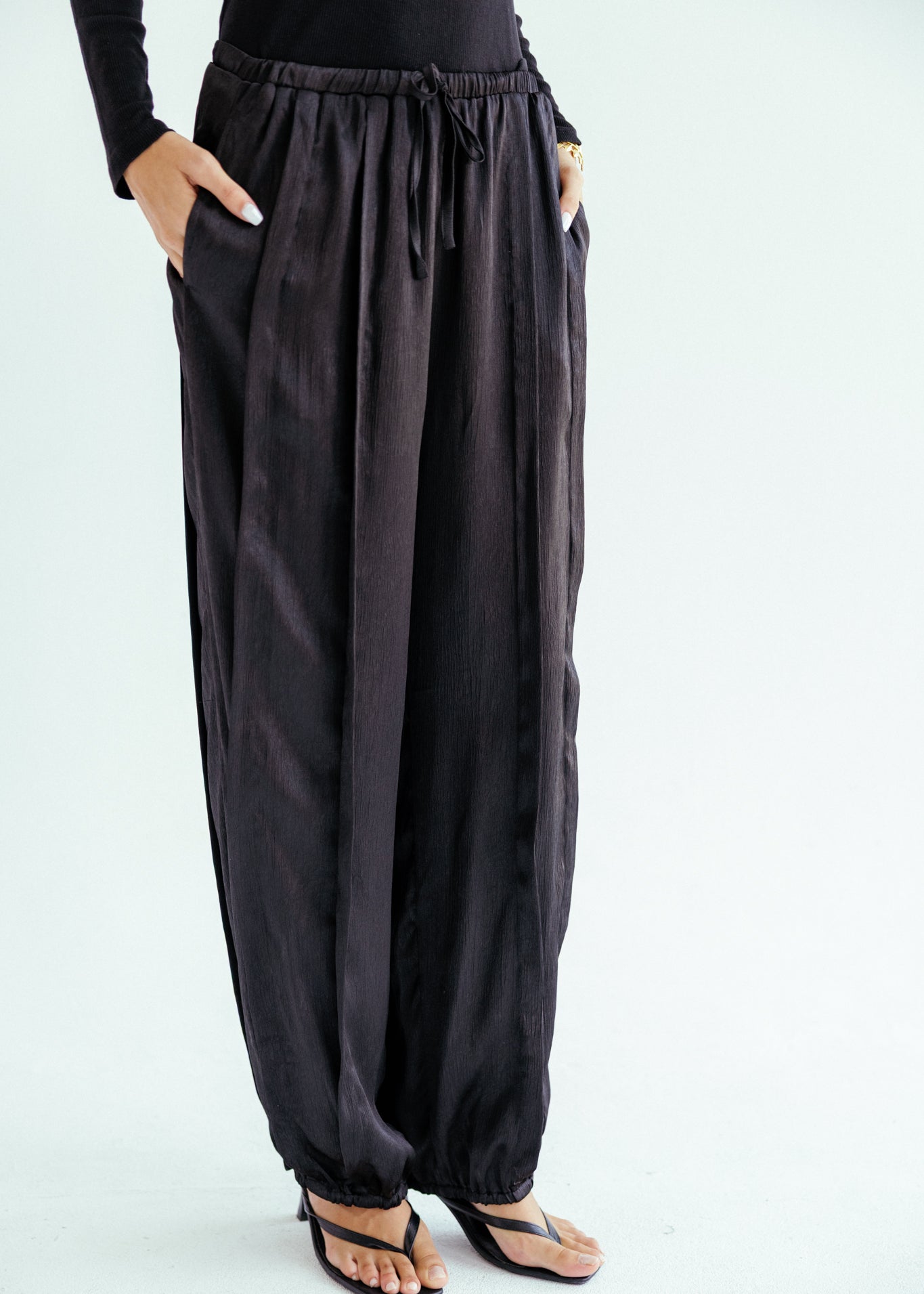 Satin Glow Pants Black