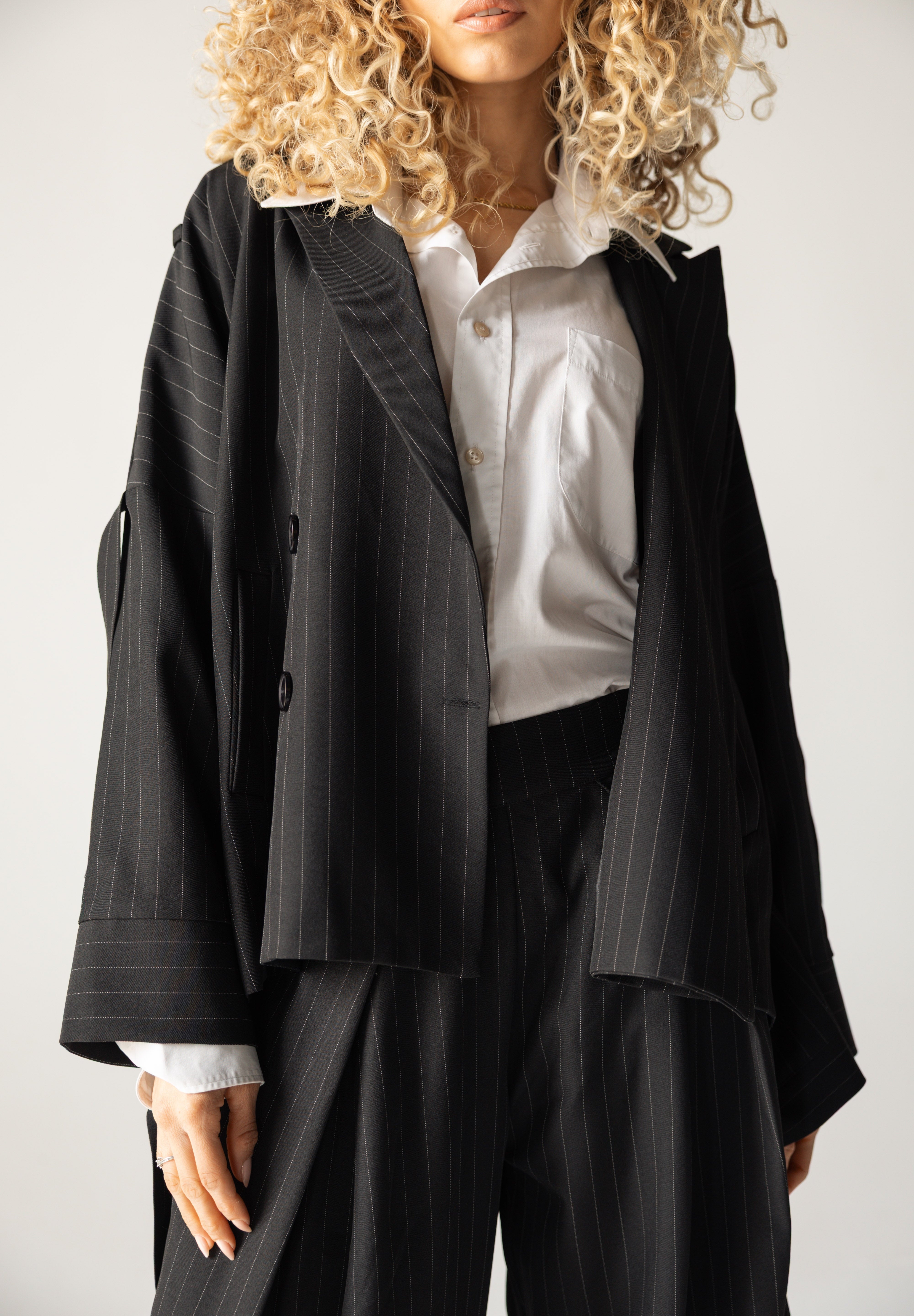 Bestie Blazer Black - AB ESSENTIALS