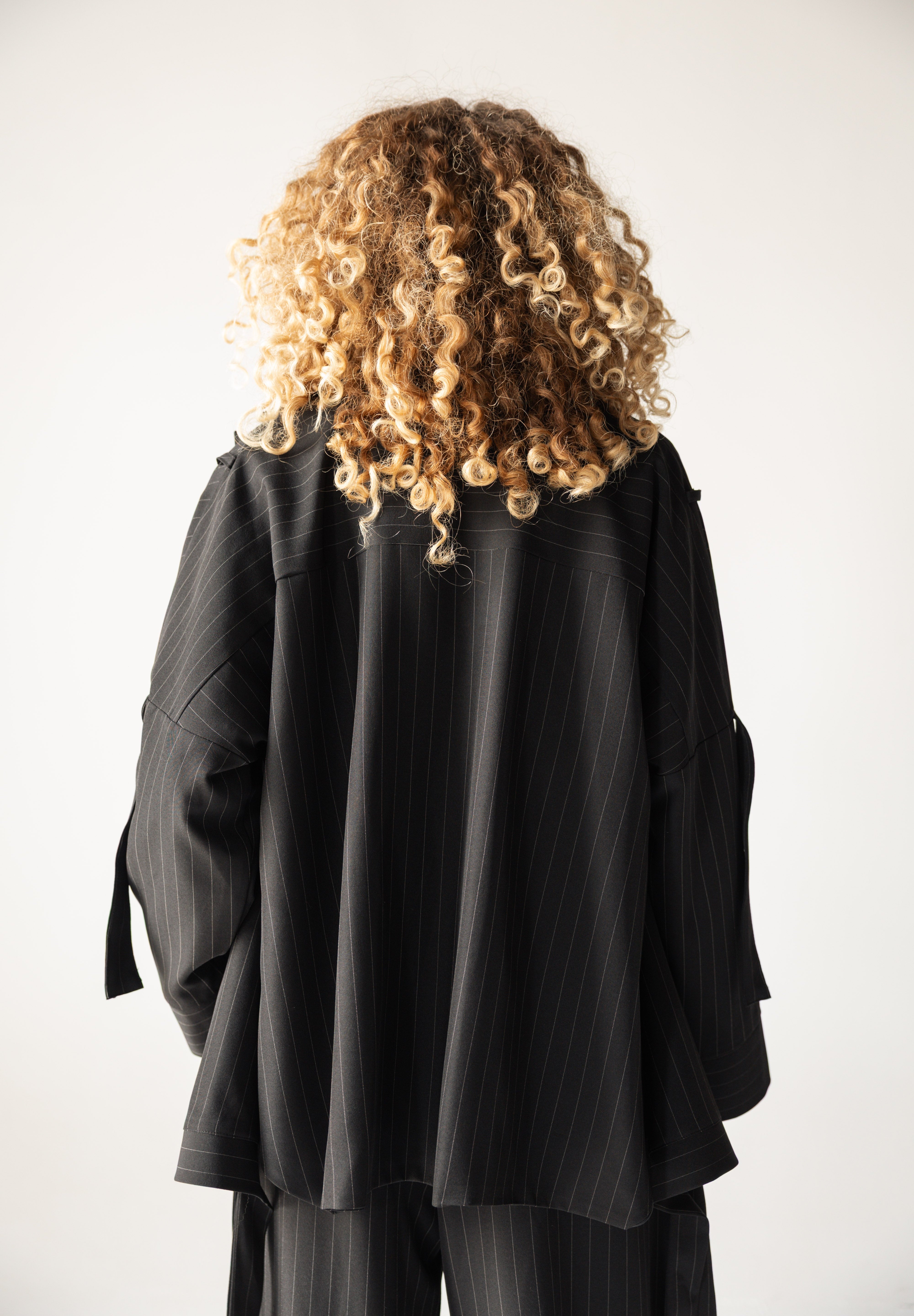 Bestie Blazer Black - AB ESSENTIALS