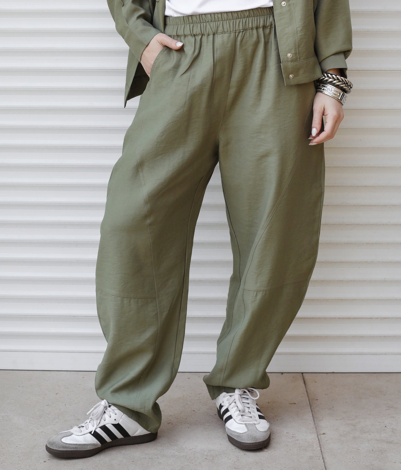 Capsule Linen Set Olive - AB ESSENTIALS