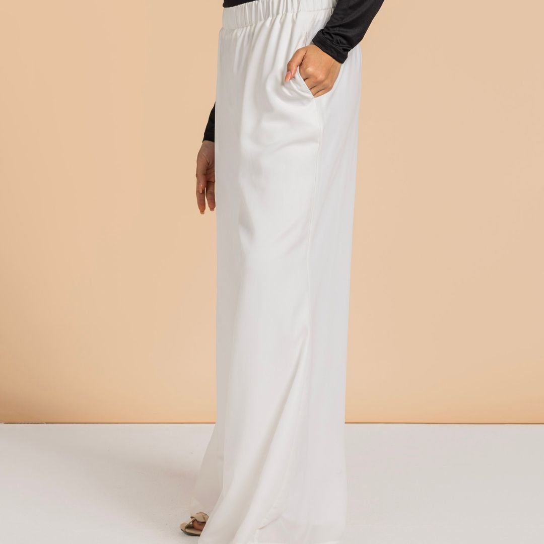 Flair Pants White - AB ESSENTIALS