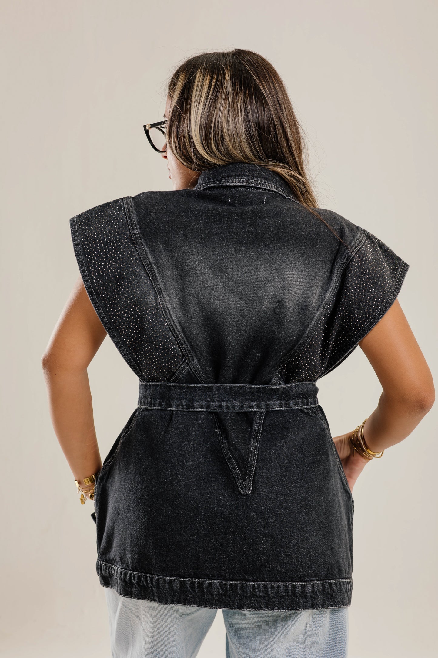 Glitra Vest Black - AB ESSENTIALS