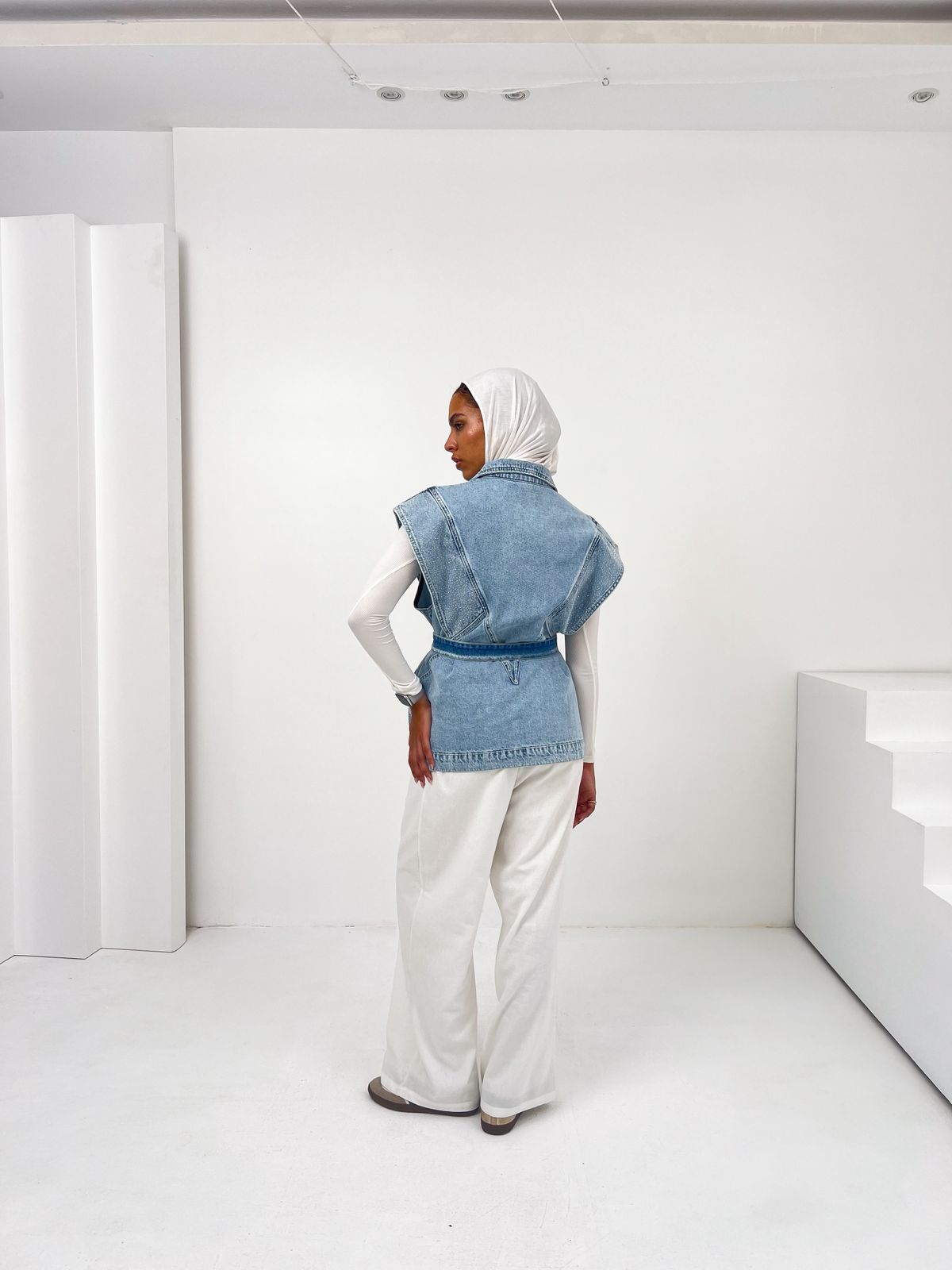 Glitra Vest Blue - AB ESSENTIALS