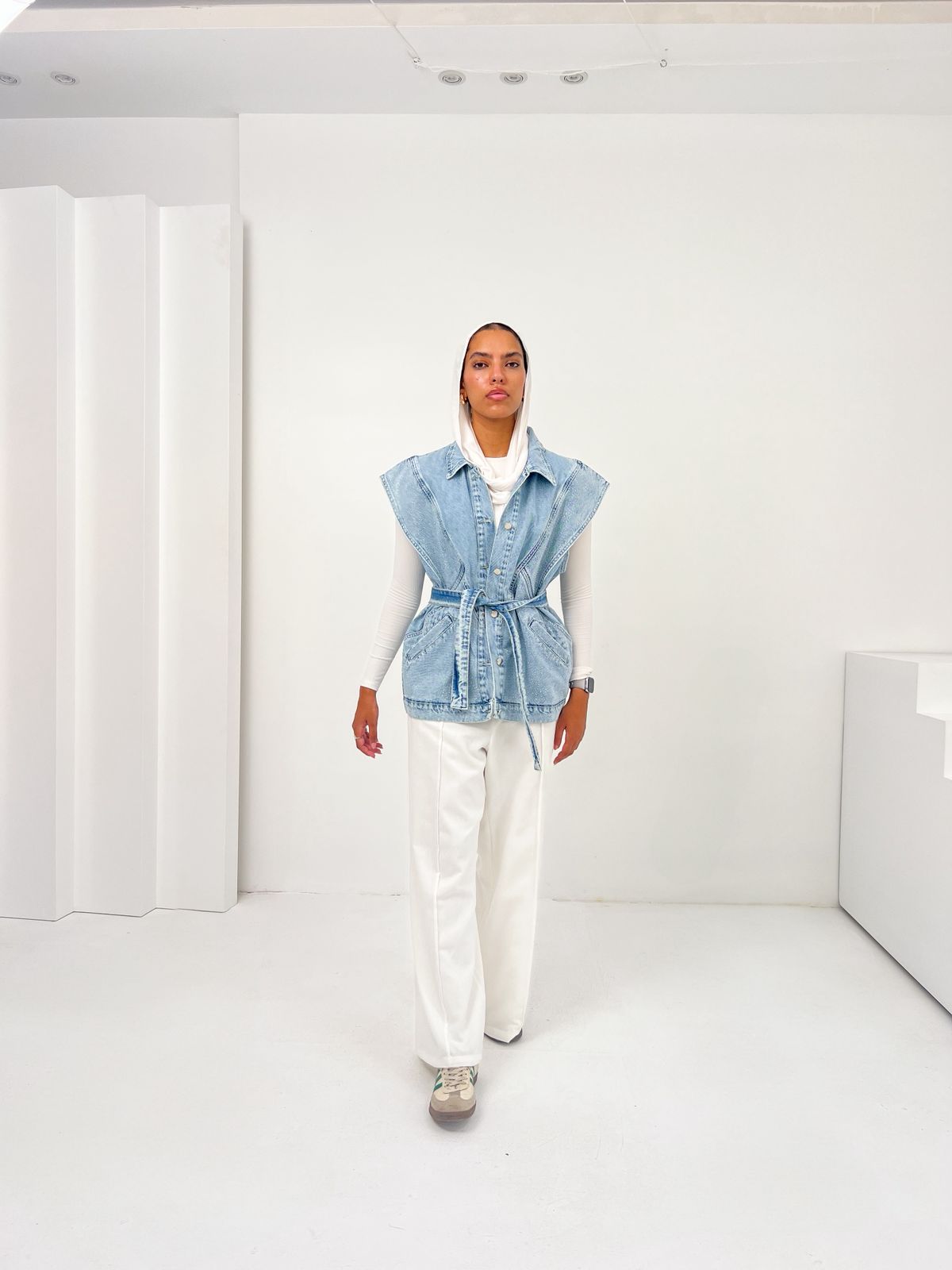 Glitra Vest Blue - AB ESSENTIALS
