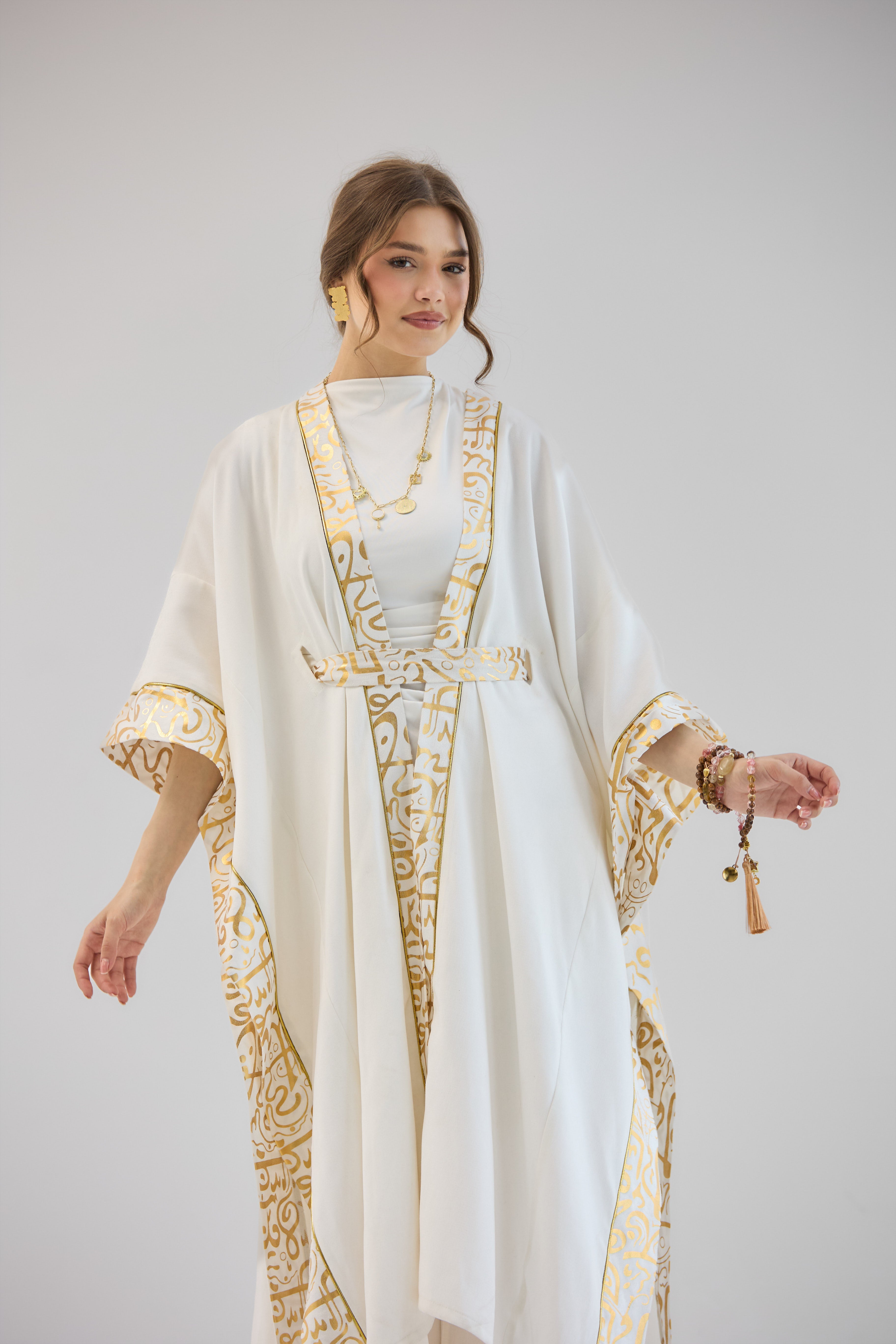 Kalimat X White - AB ESSENTIALS