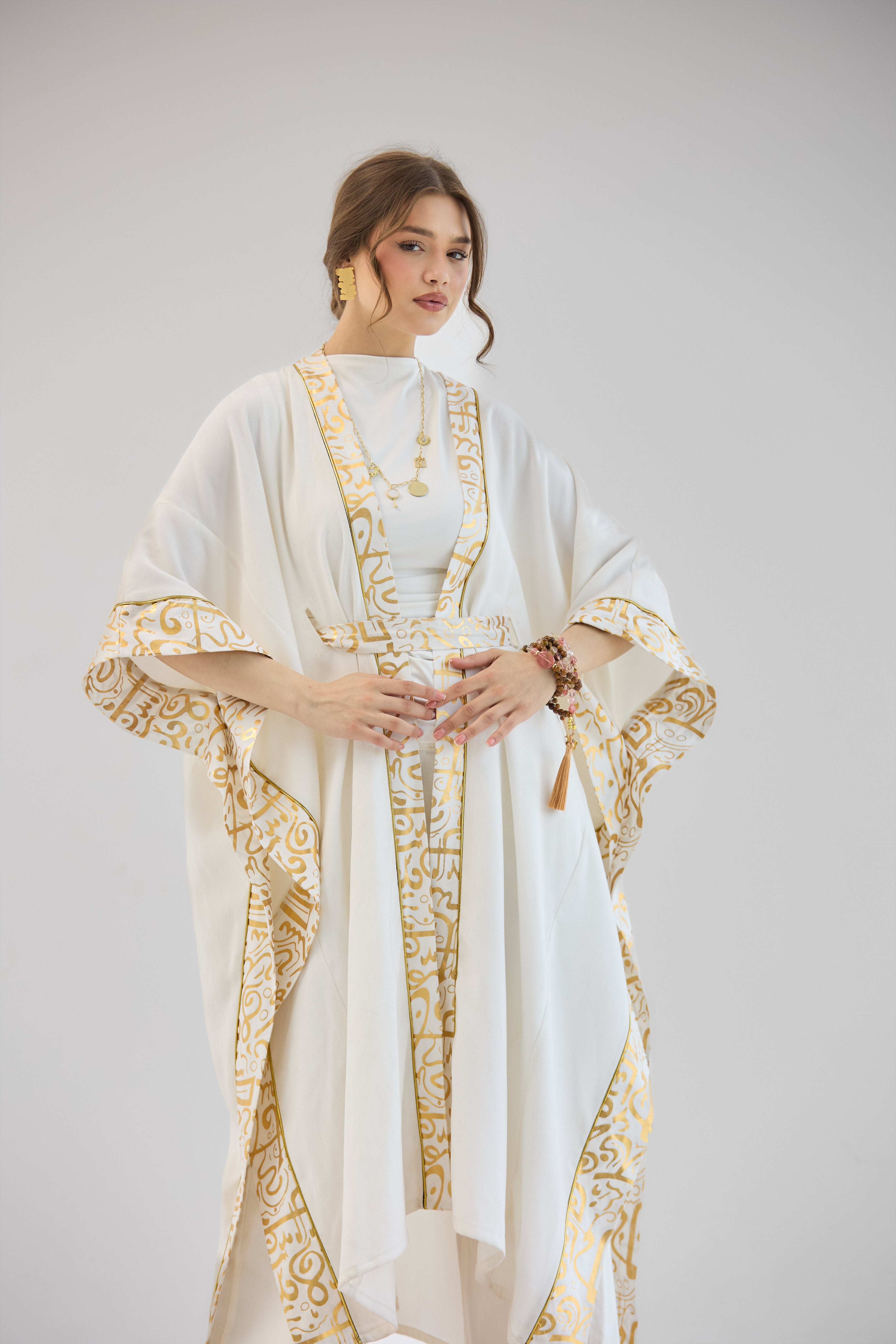 Kalimat X White - AB ESSENTIALS