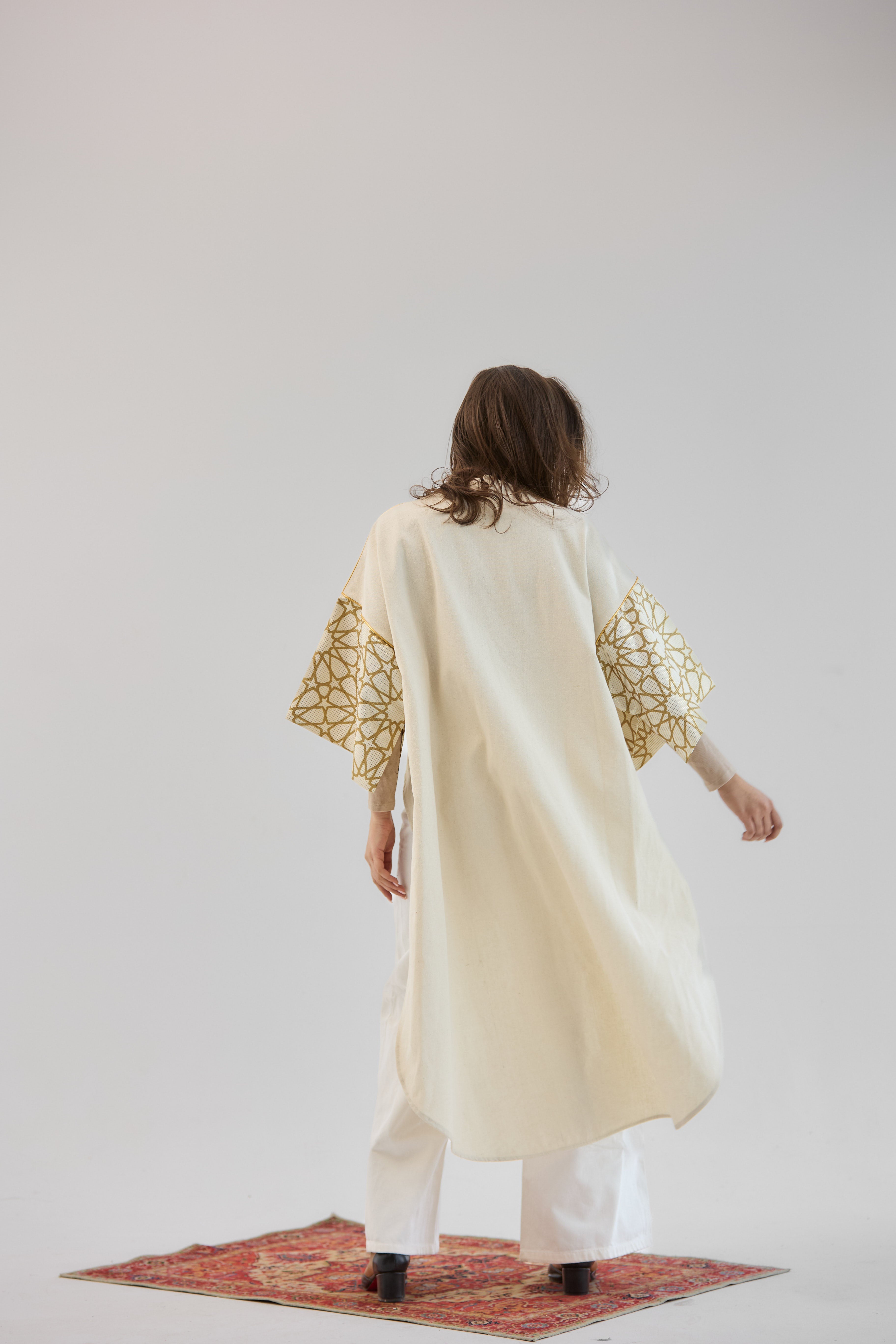 Layal Gold - AB ESSENTIALS