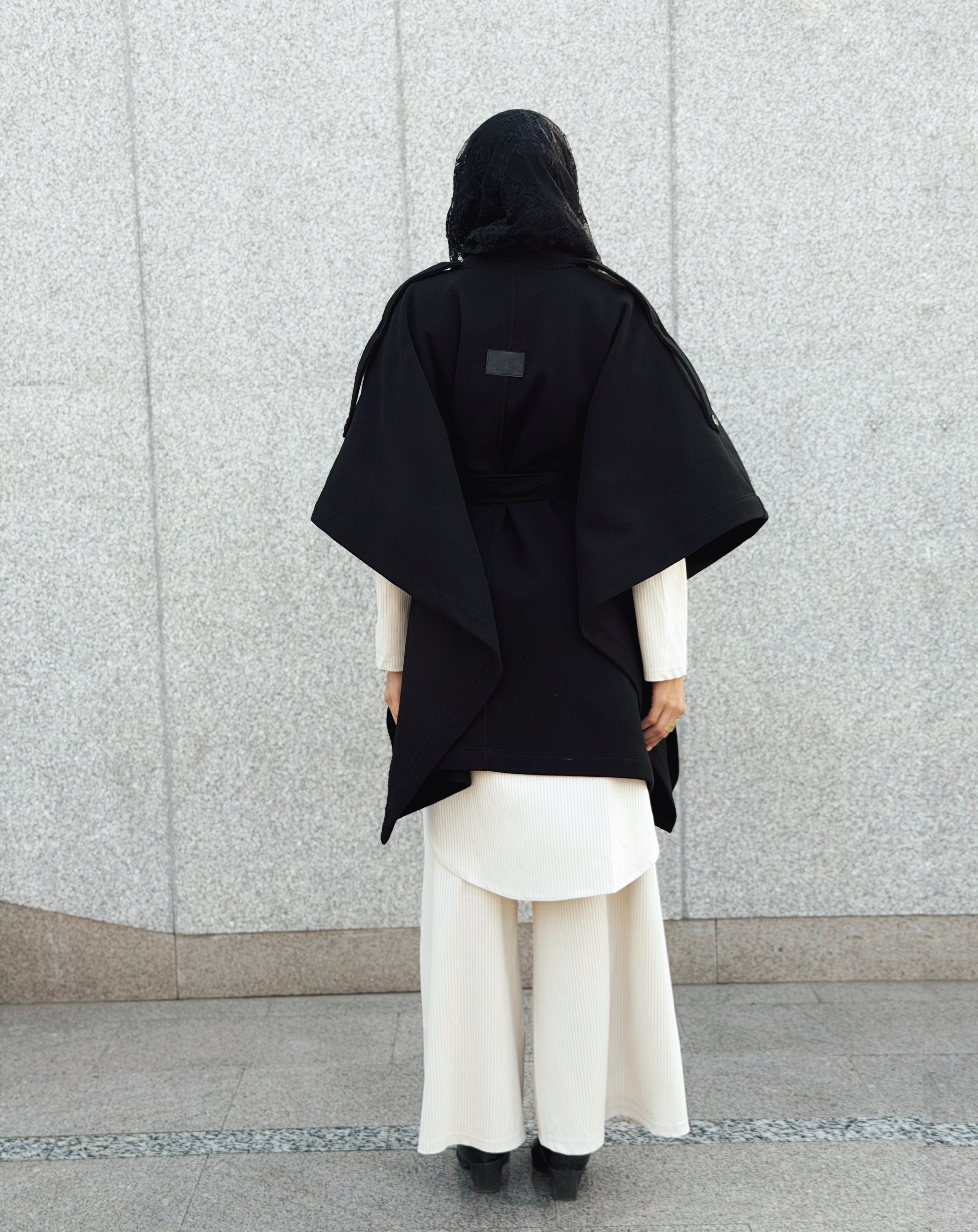 Luxurious Wool Cape Black - AB ESSENTIALS