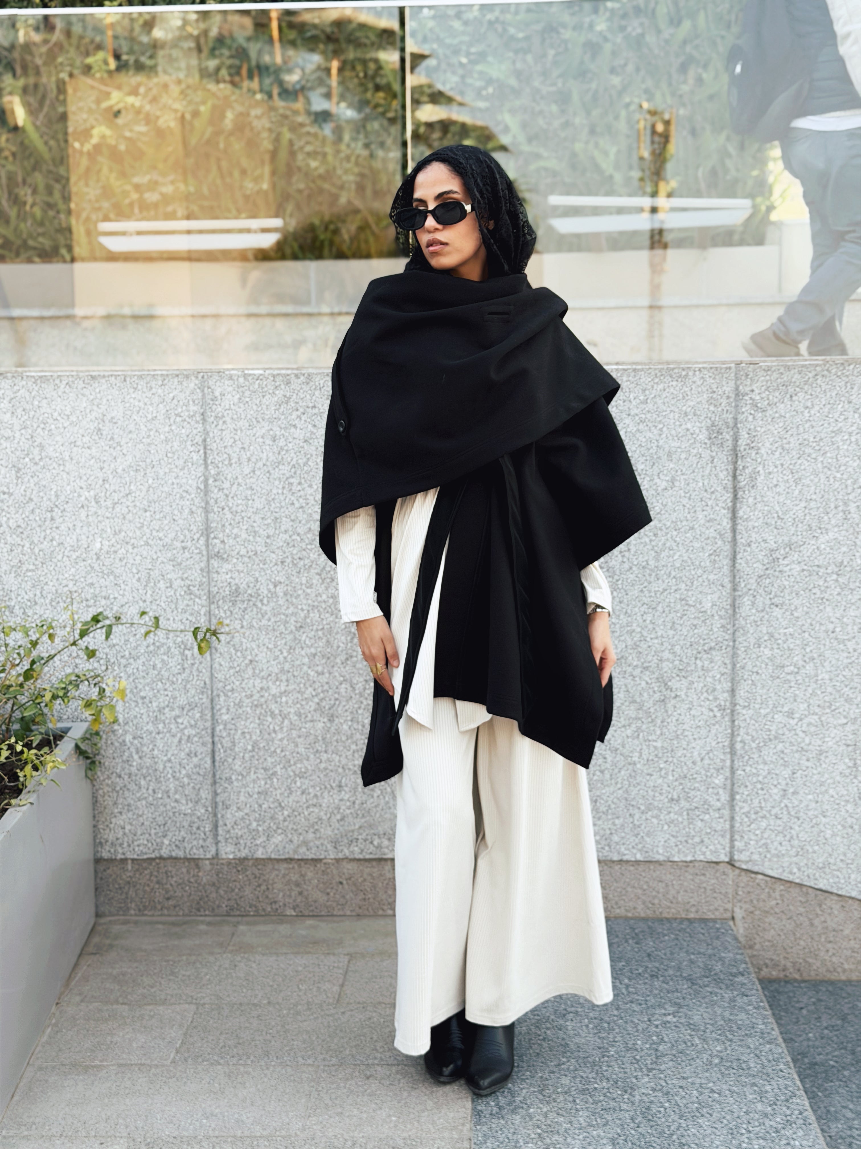 Luxurious Wool Cape Black - AB ESSENTIALS