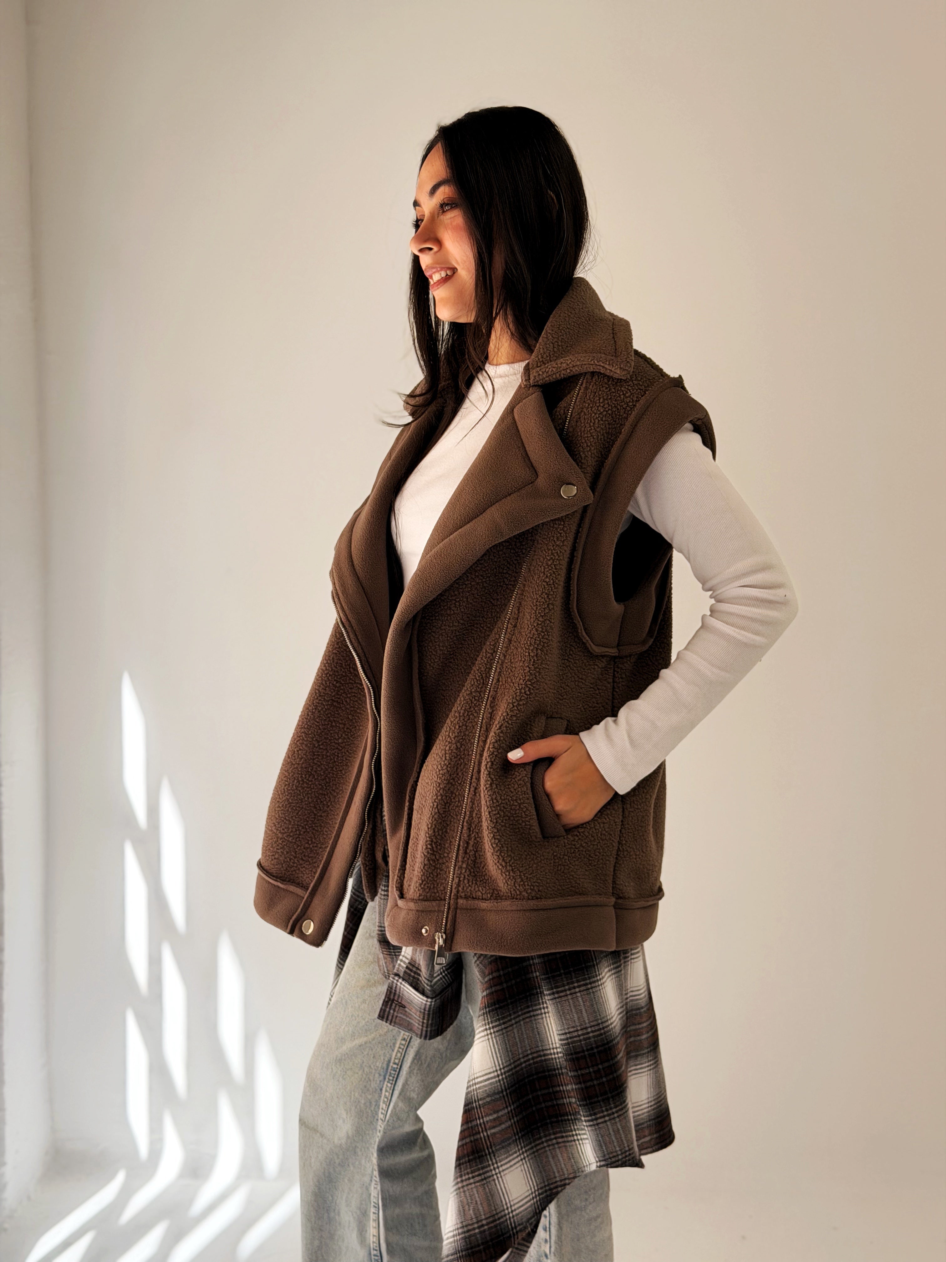 Must Have Furry Brown - AB ESSENTIALS