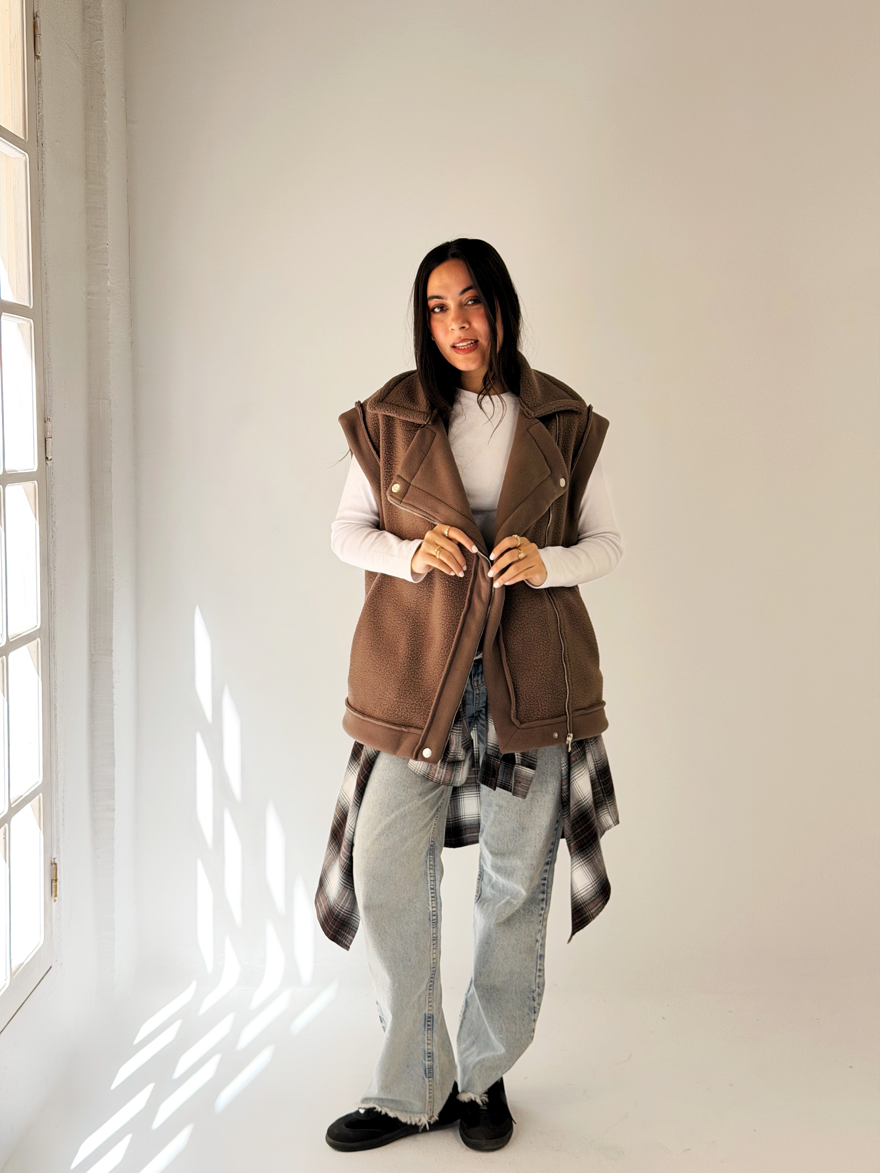 Must Have Furry Brown - AB ESSENTIALS