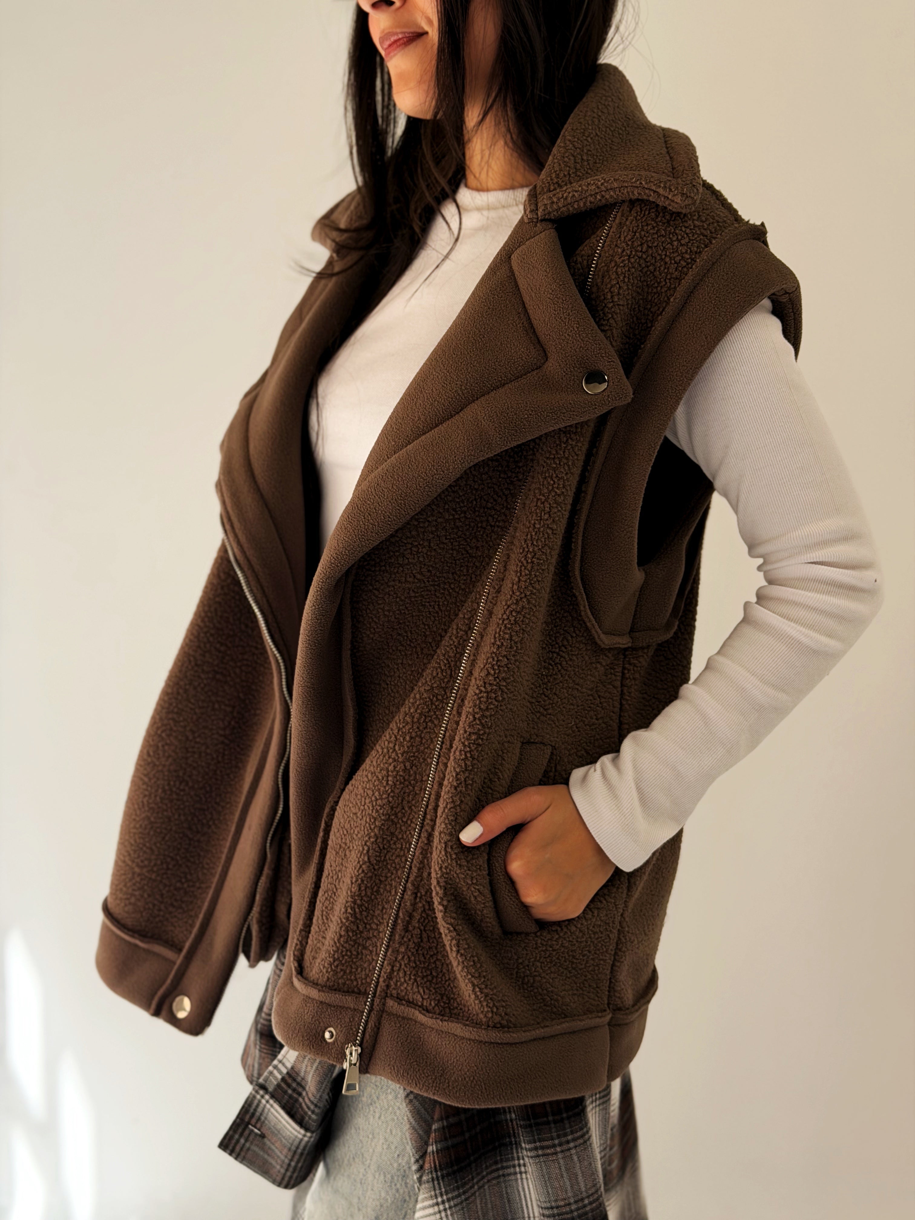 Must Have Furry Brown - AB ESSENTIALS