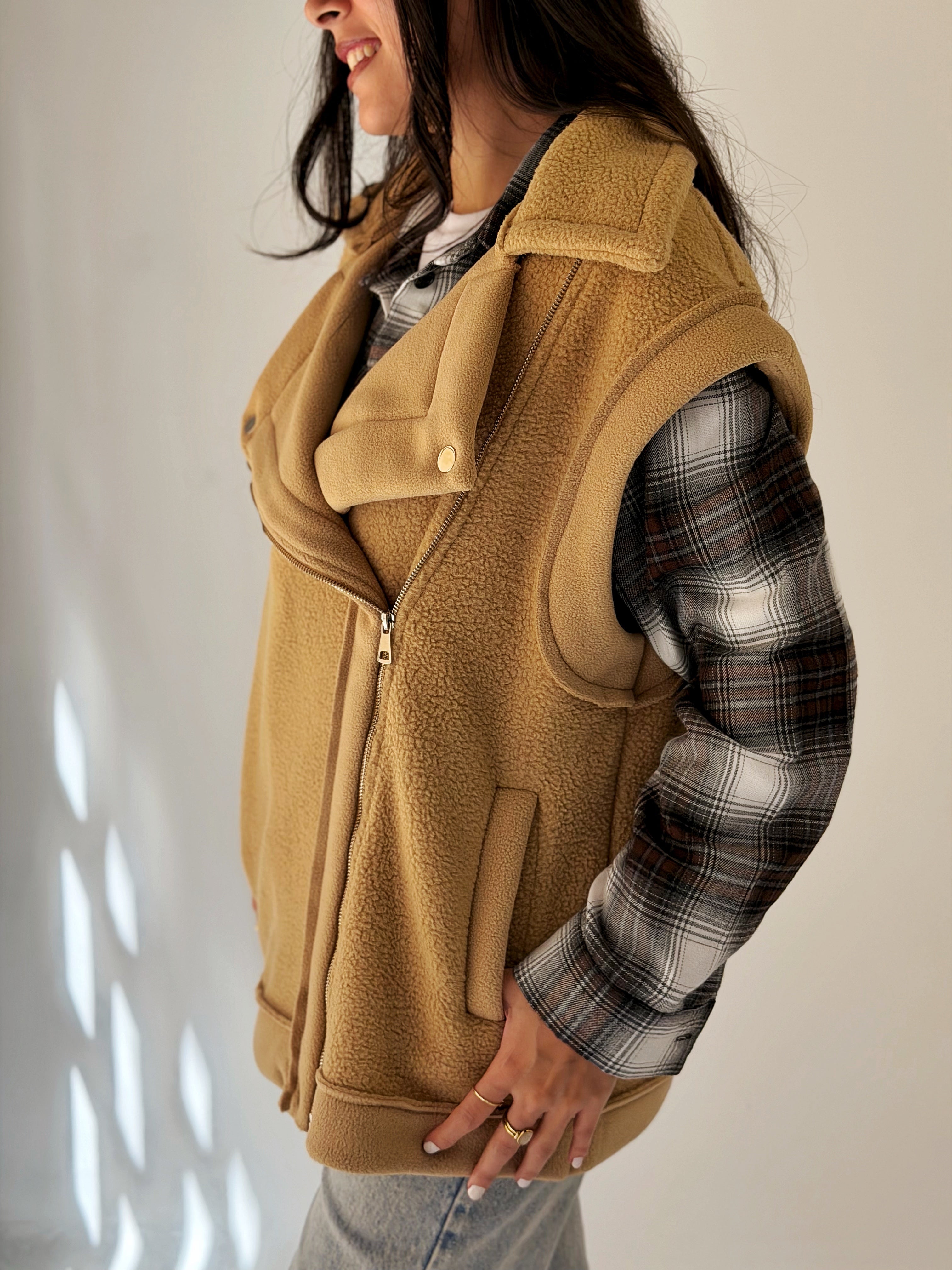 Must Have Furry Cafe - AB ESSENTIALS