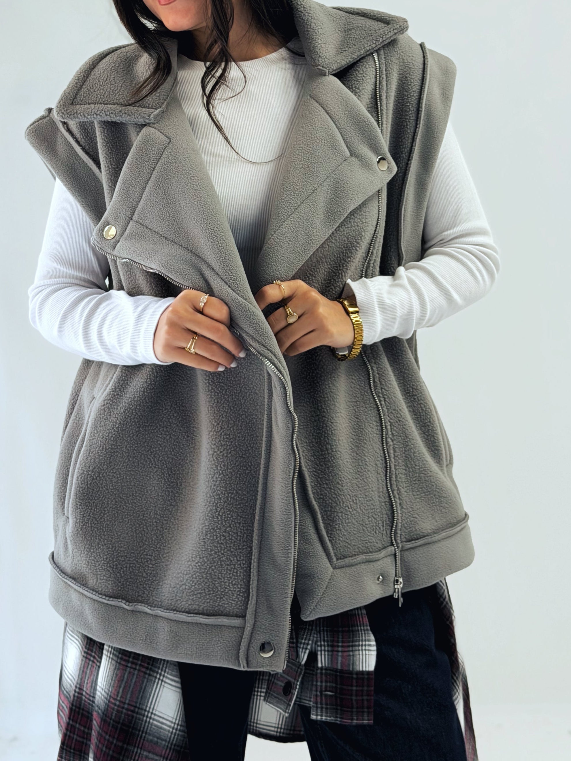 Must Have Furry Grey - AB ESSENTIALS