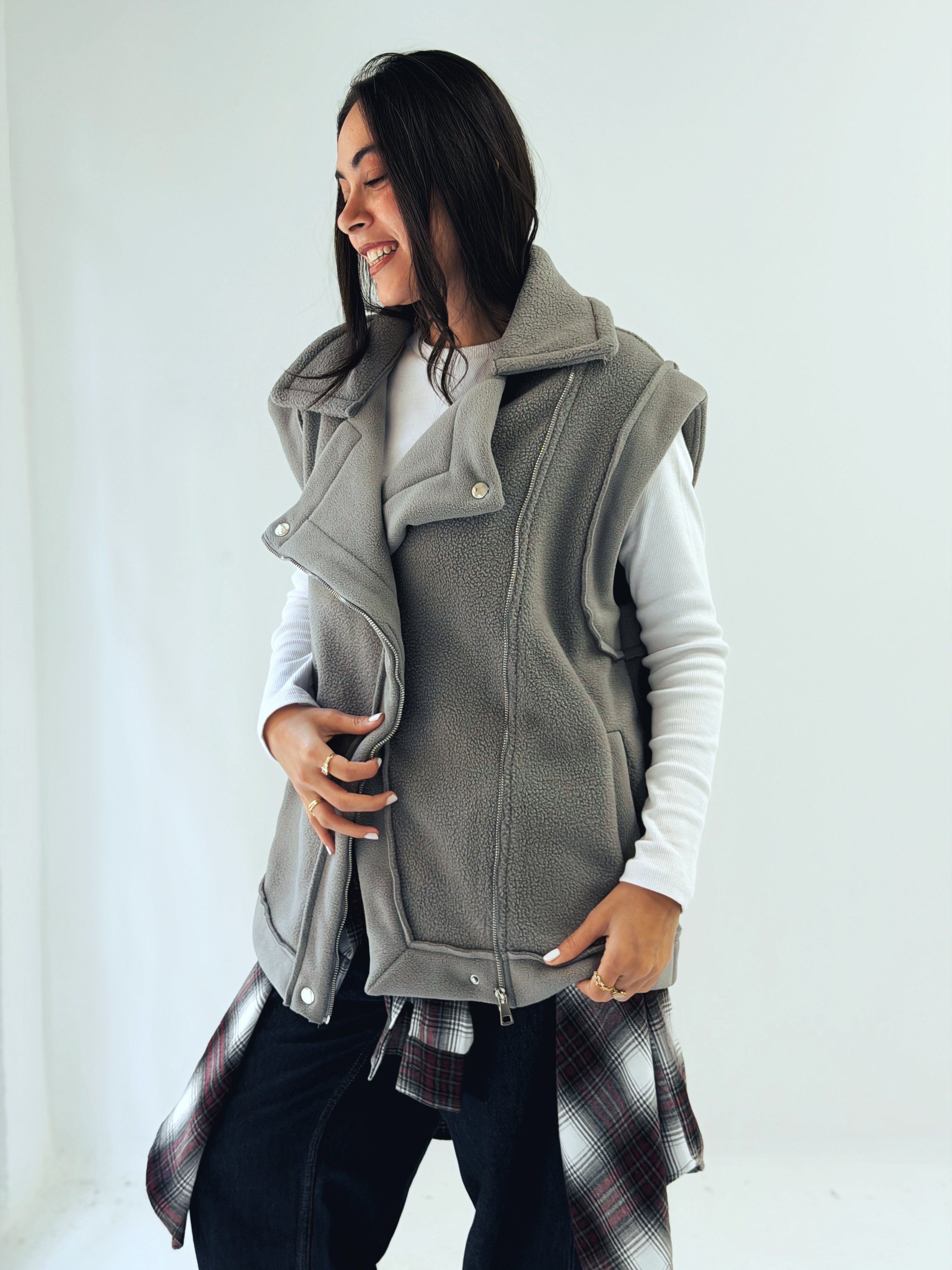 Must Have Furry Grey - AB ESSENTIALS