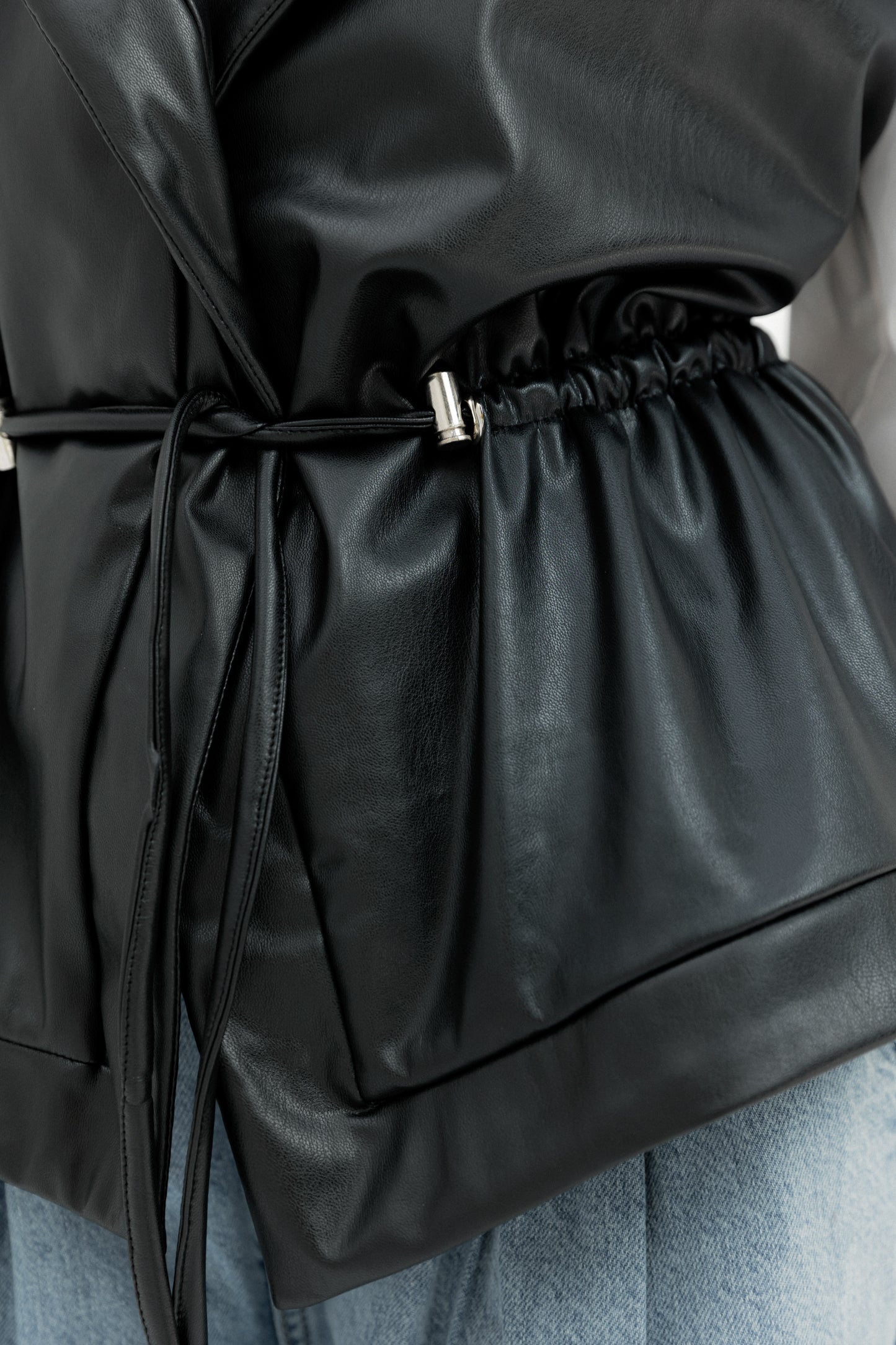 Pulse Vest Black - AB ESSENTIALS