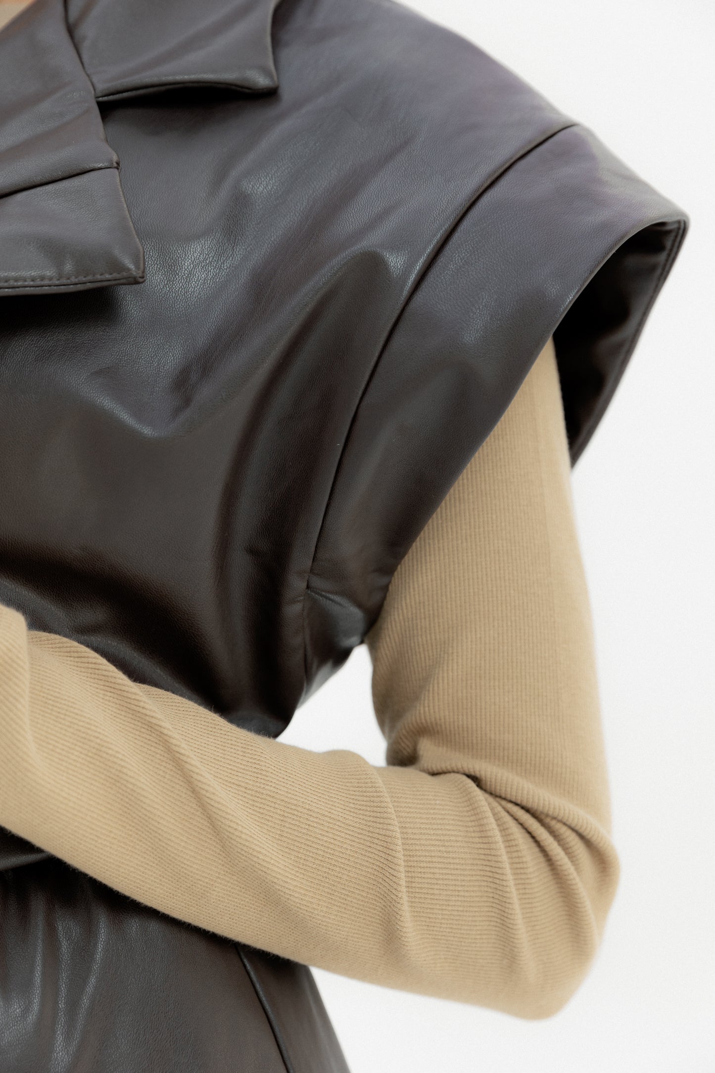 Pulse Vest Brown - AB ESSENTIALS