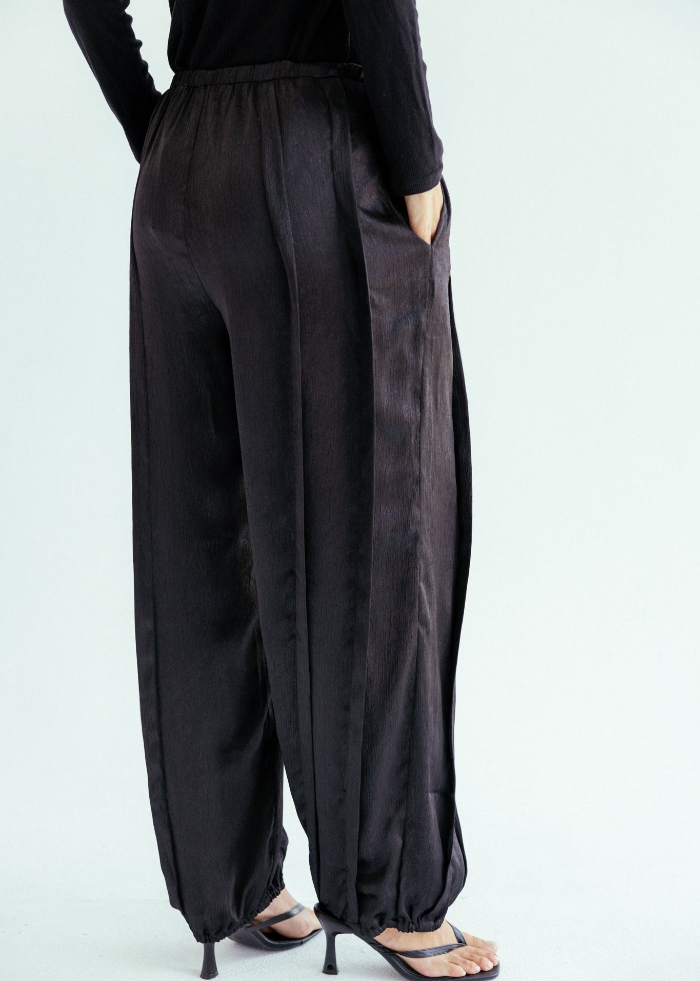 Satin Glow Pants Black - AB ESSENTIALS