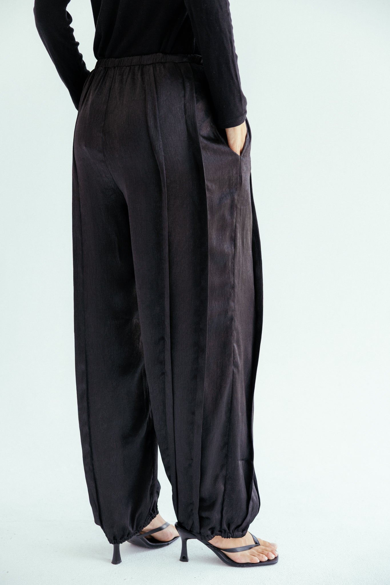 Satin Glow Pants Black - AB ESSENTIALS