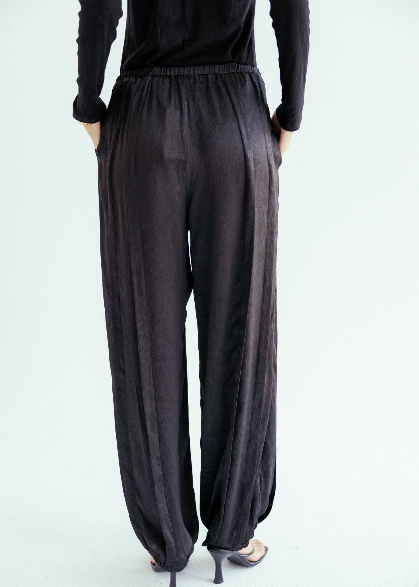 Satin Glow Pants Black - AB ESSENTIALS
