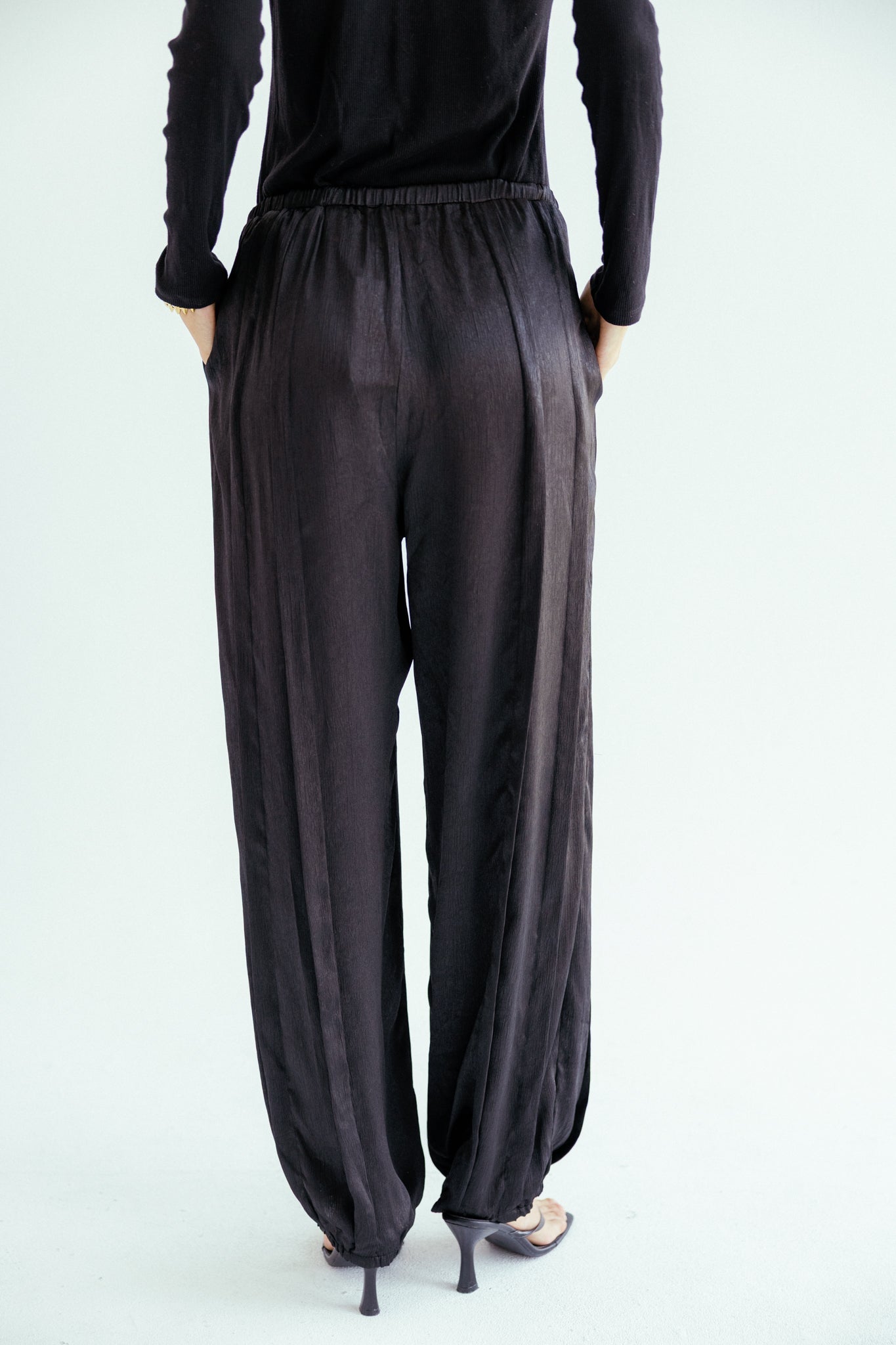 Satin Glow Pants Black - AB ESSENTIALS