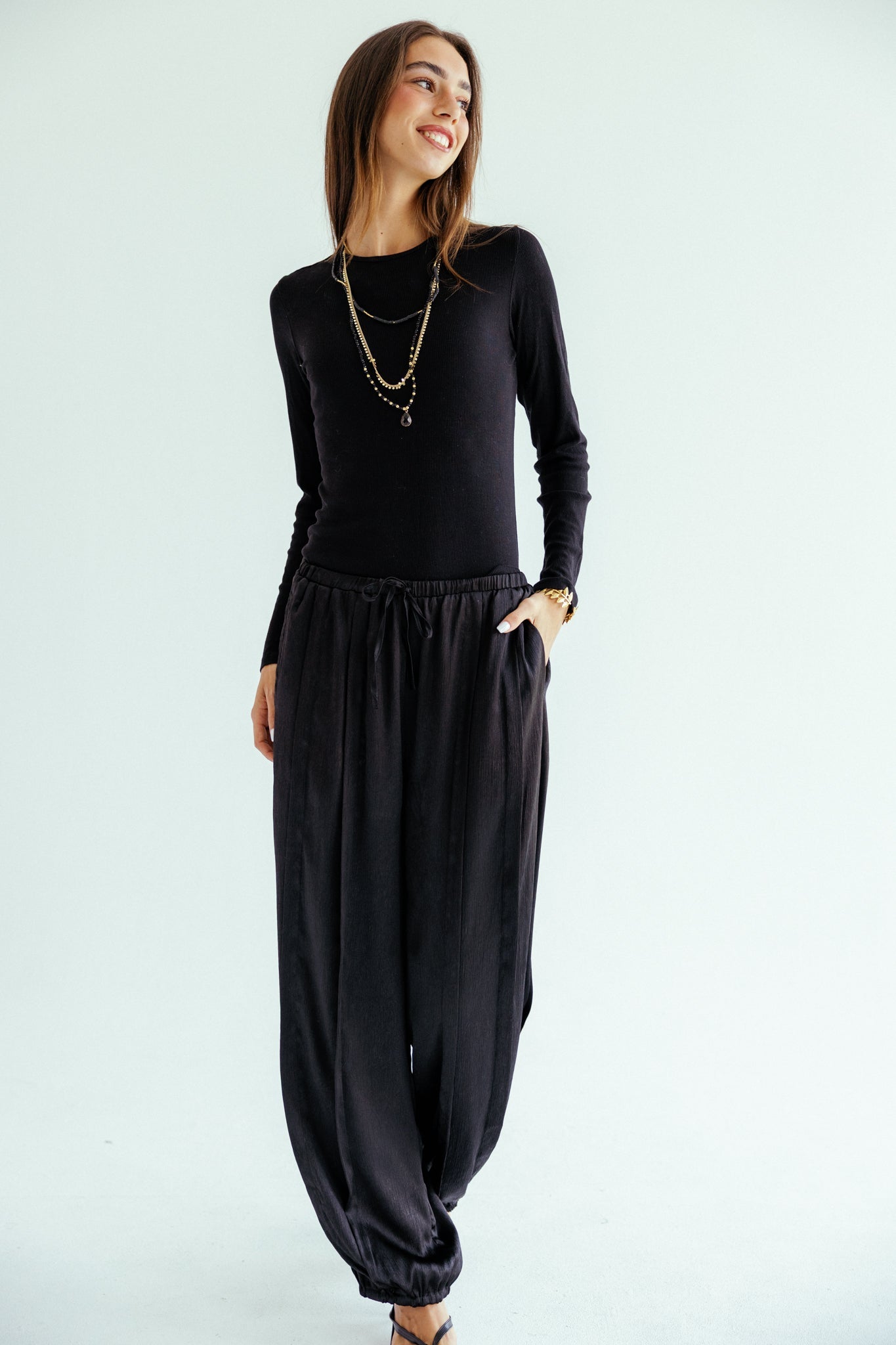 Satin Glow Pants Black - AB ESSENTIALS