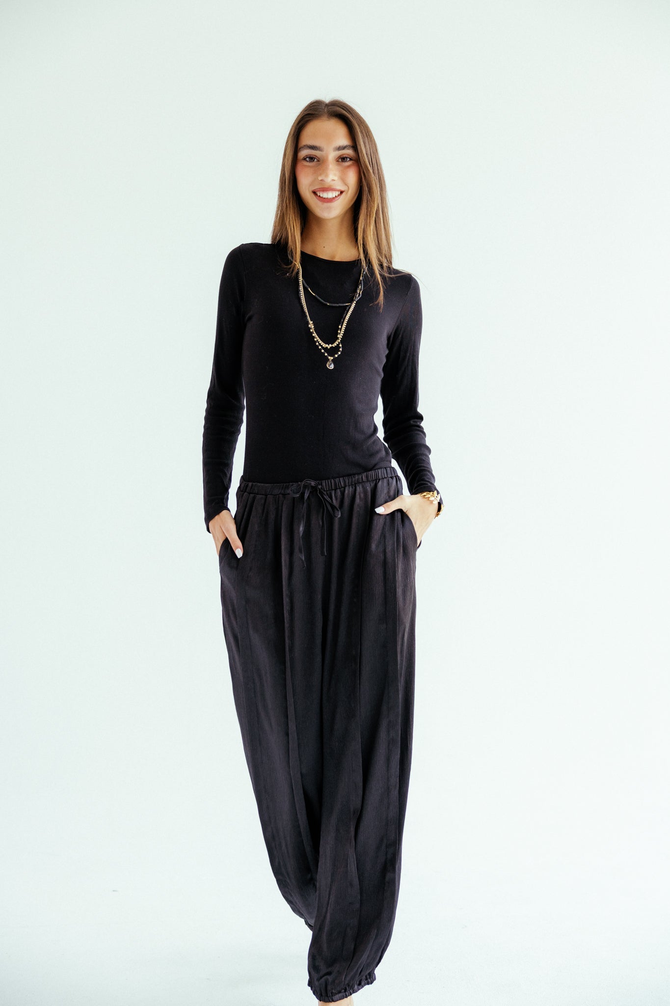 Satin Glow Pants Black - AB ESSENTIALS