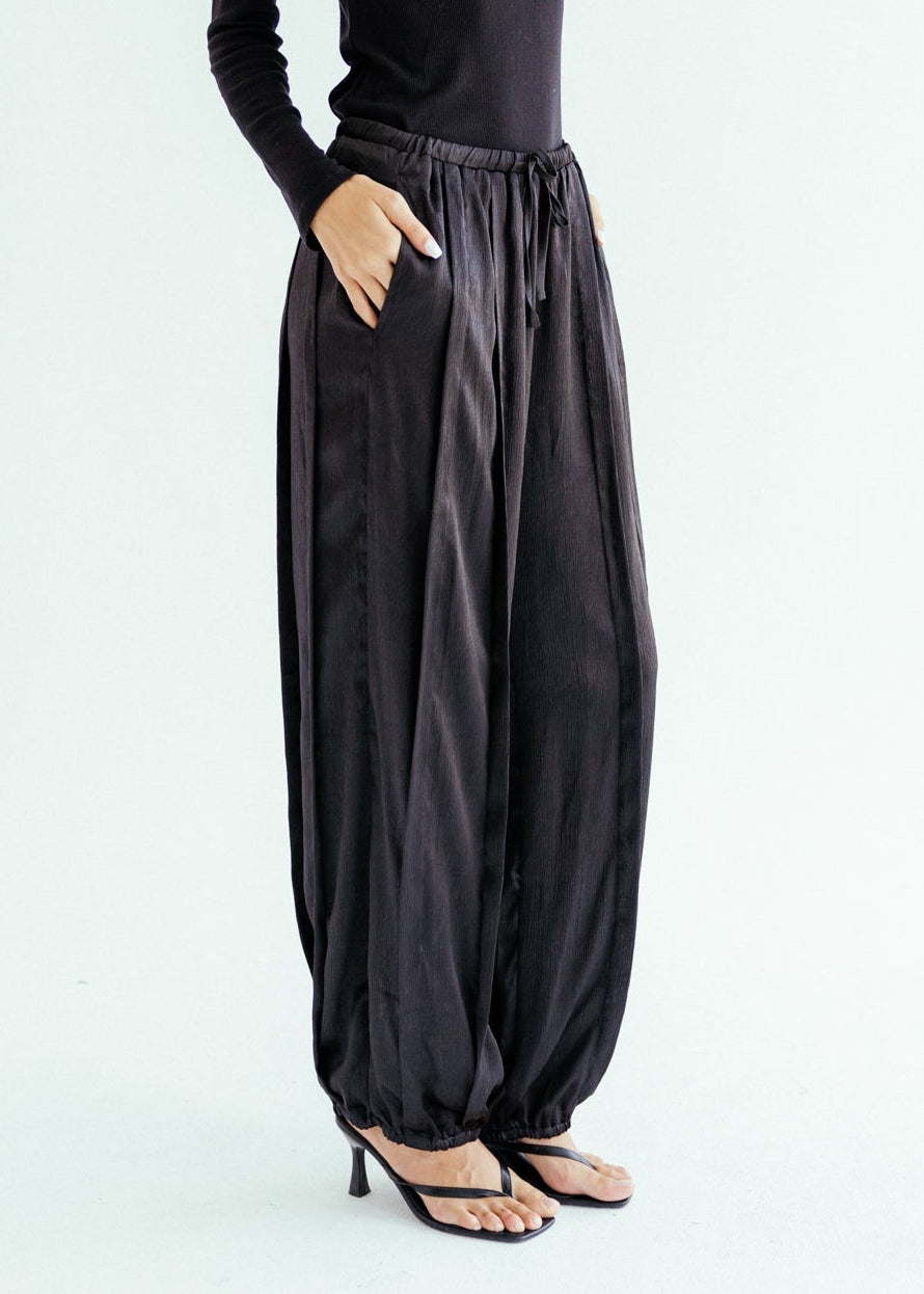 Satin Glow Pants Black - AB ESSENTIALS