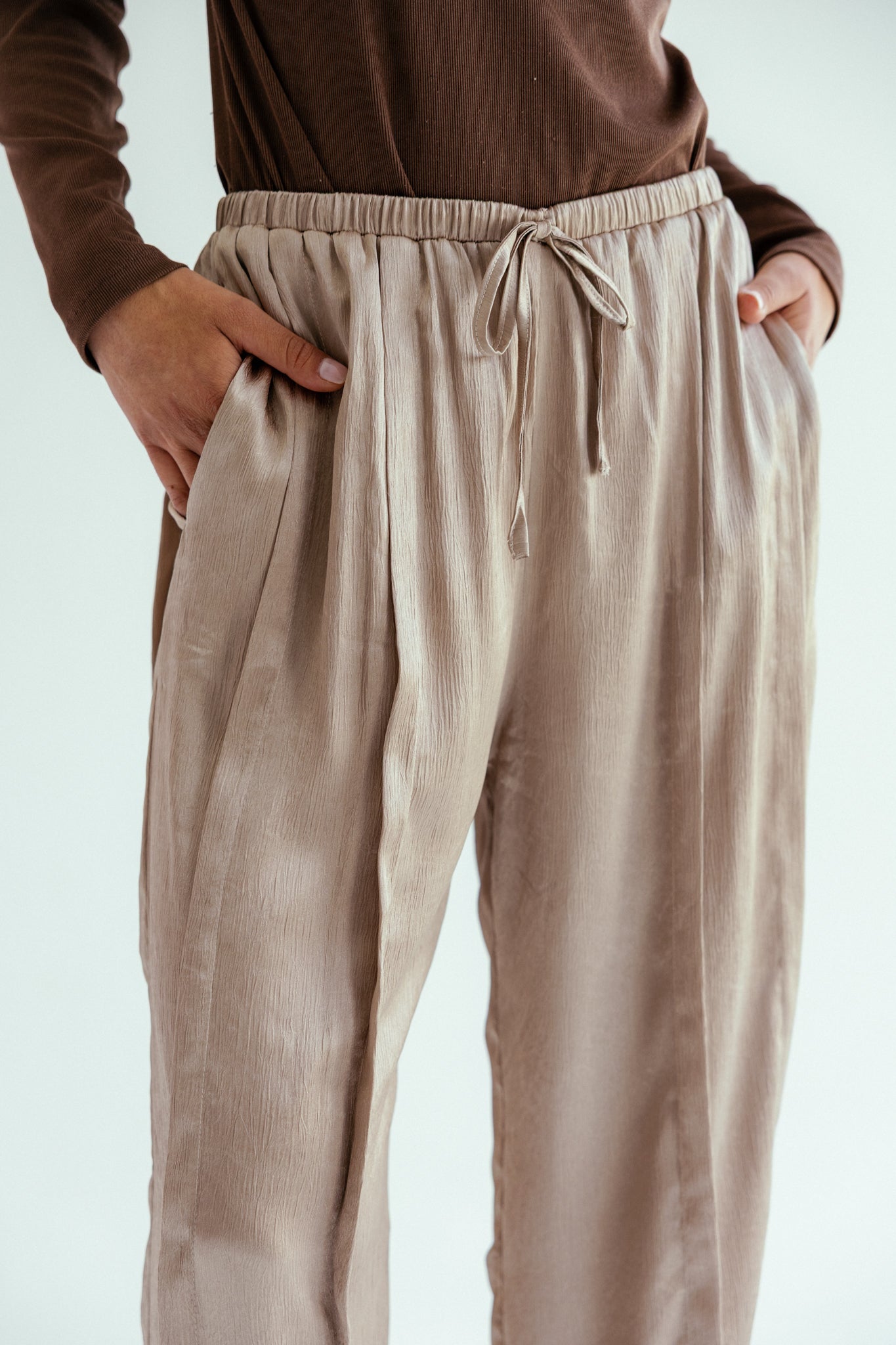 Satin Glow Pants Gold - AB ESSENTIALS