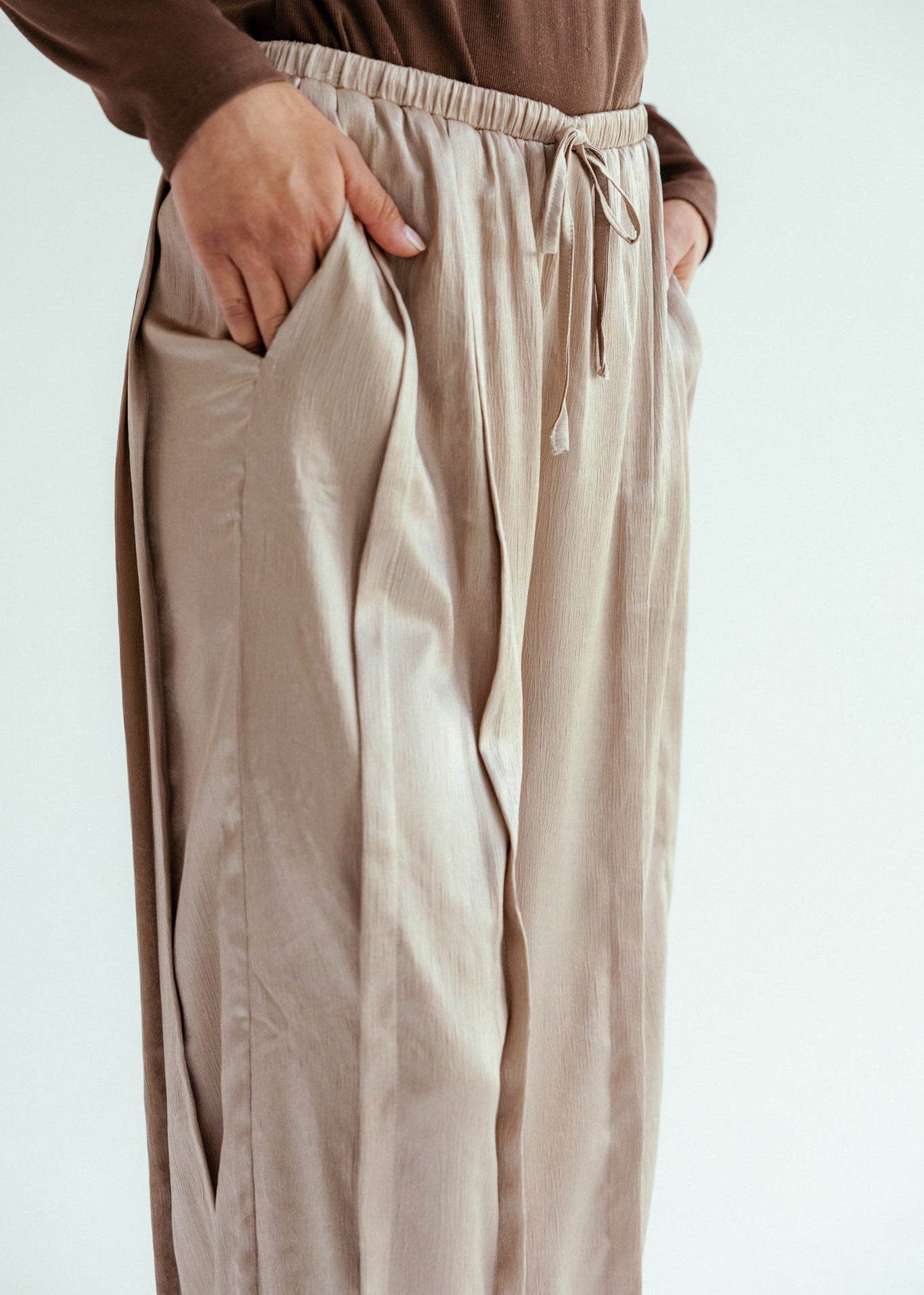 Satin Glow Pants Gold - AB ESSENTIALS