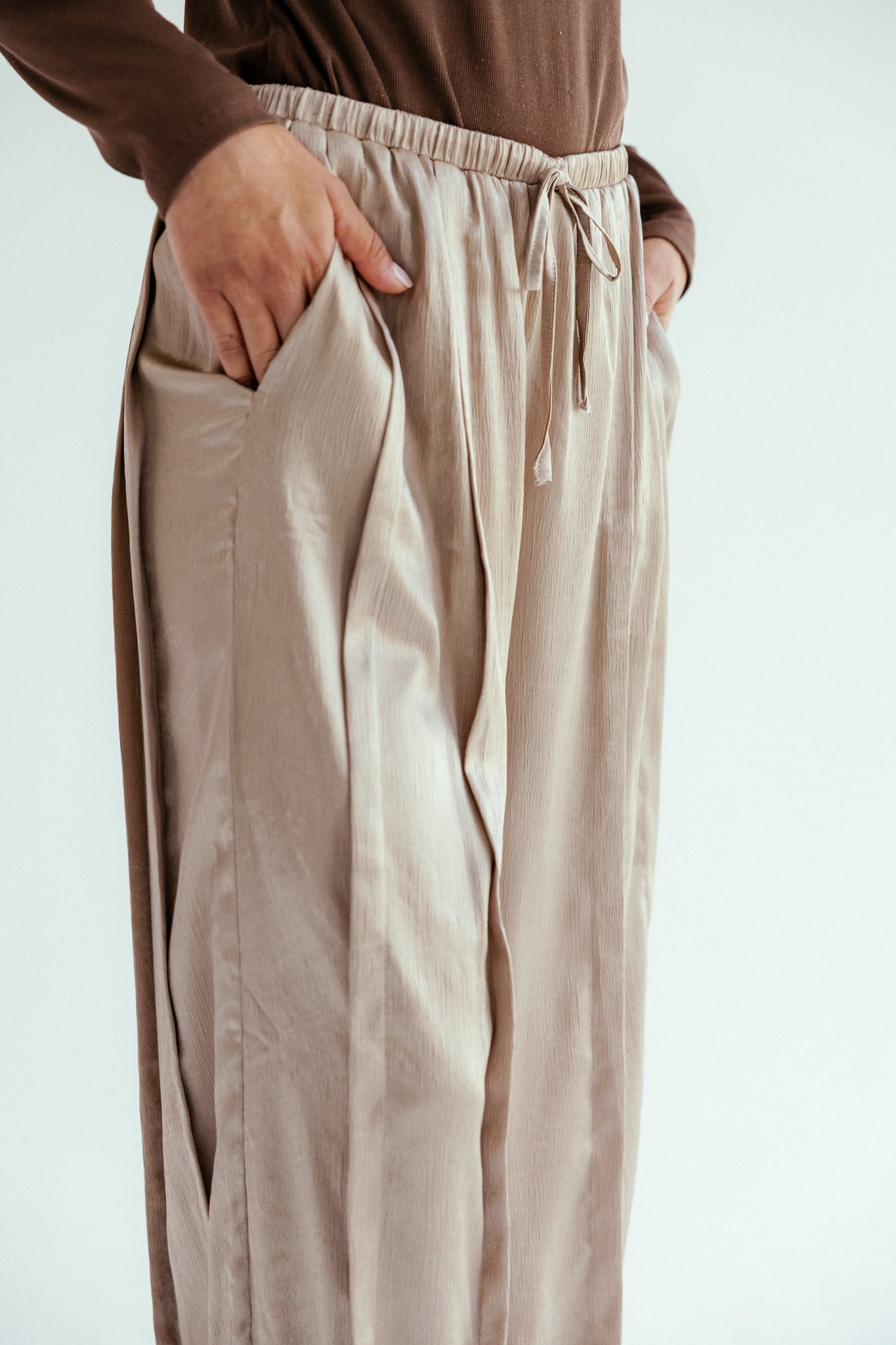 Satin Glow Pants Gold - AB ESSENTIALS