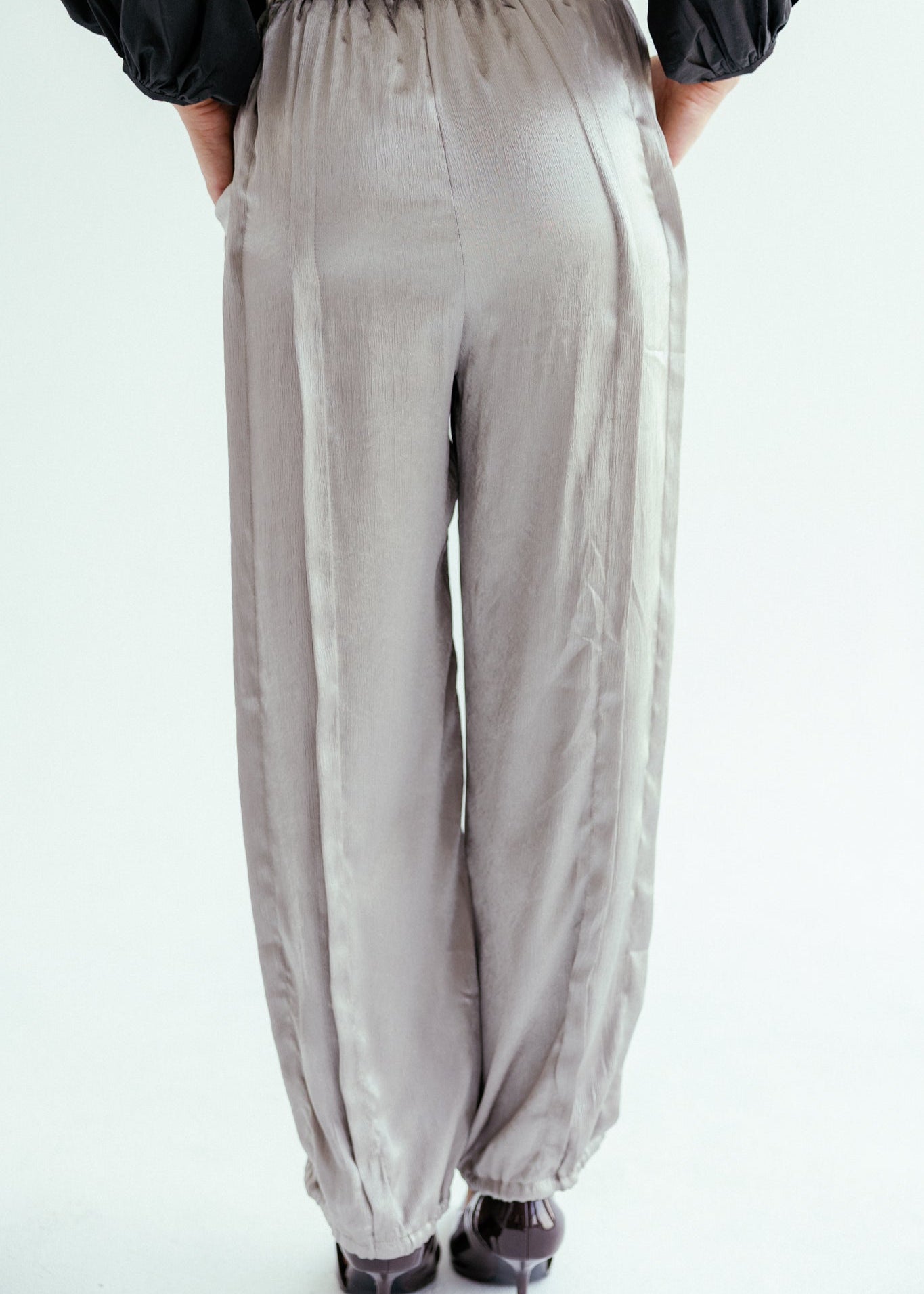 Satin Glow Pants Silver - AB ESSENTIALS