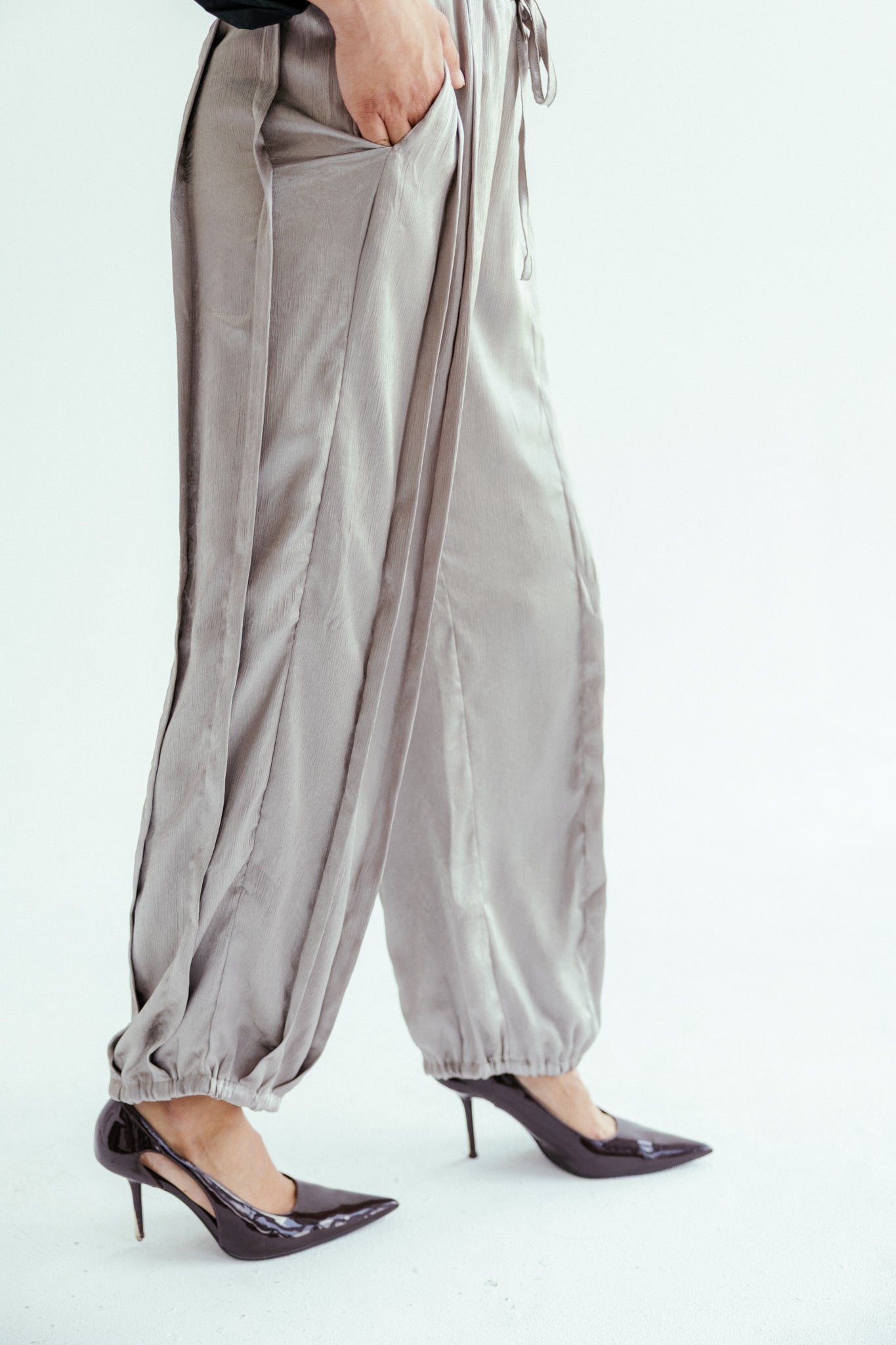 Satin Glow Pants Silver - AB ESSENTIALS