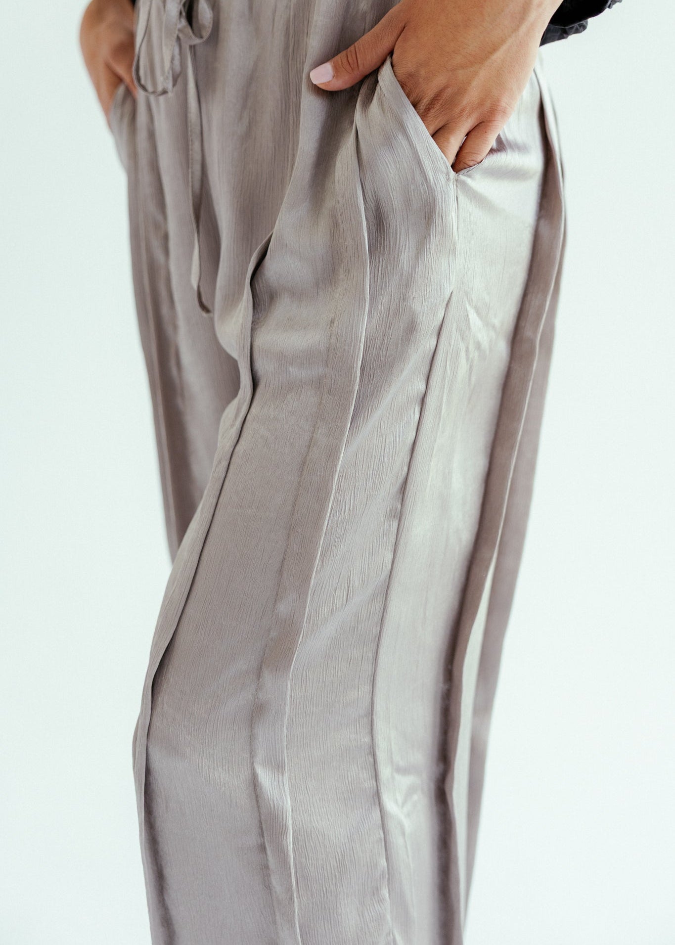 Satin Glow Pants Silver - AB ESSENTIALS