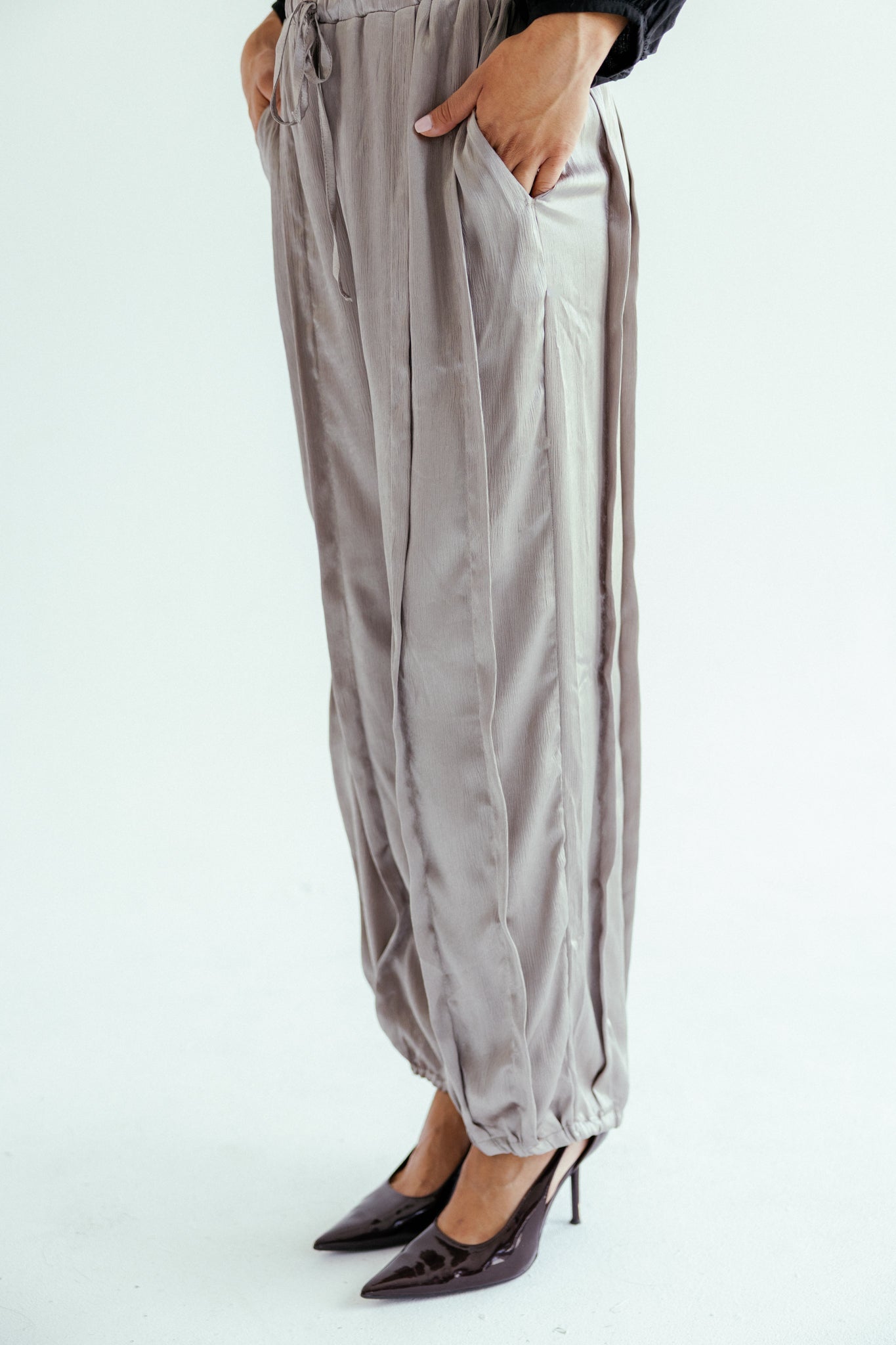 Satin Glow Pants Silver - AB ESSENTIALS