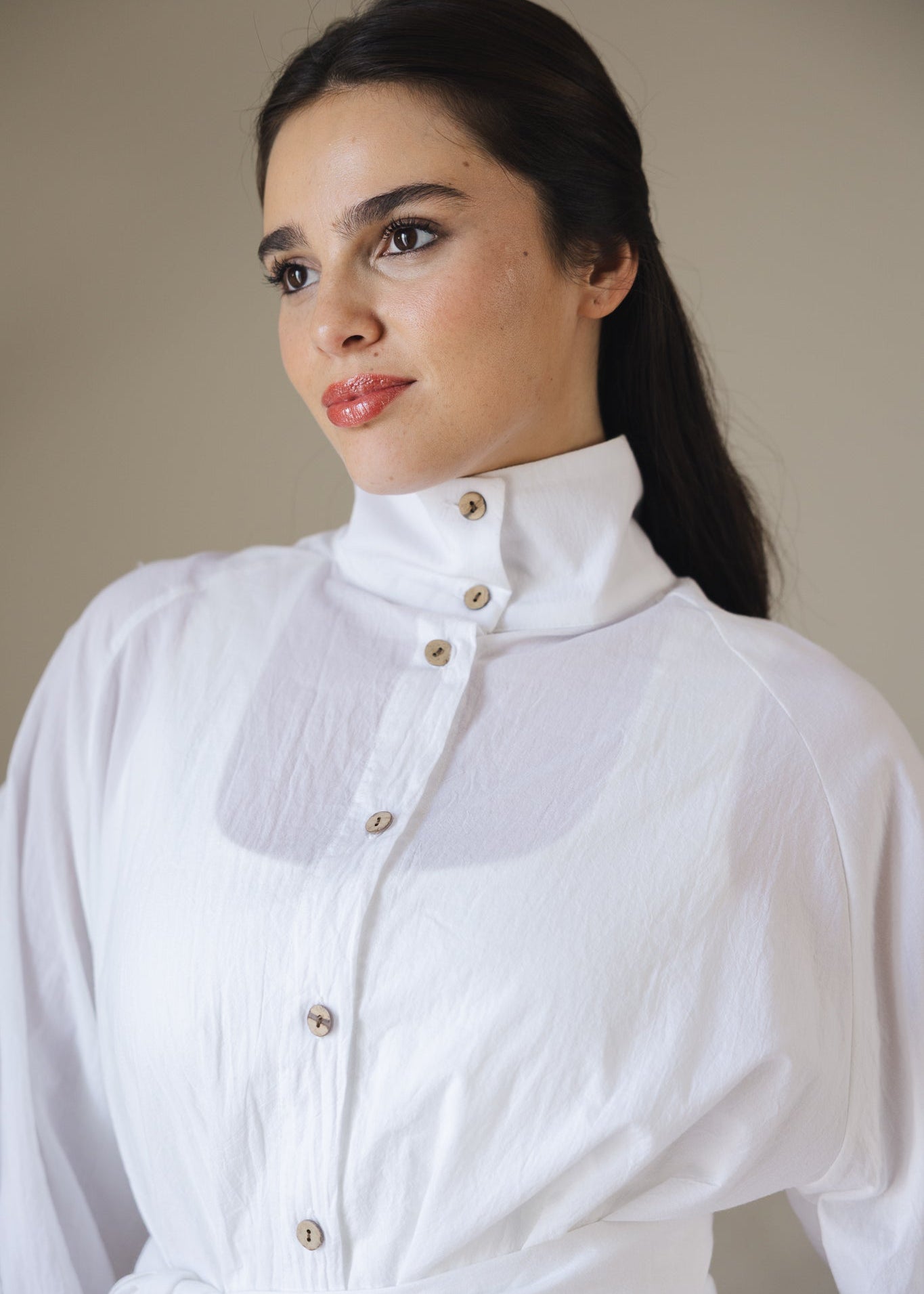 Standout Top White - AB ESSENTIALS