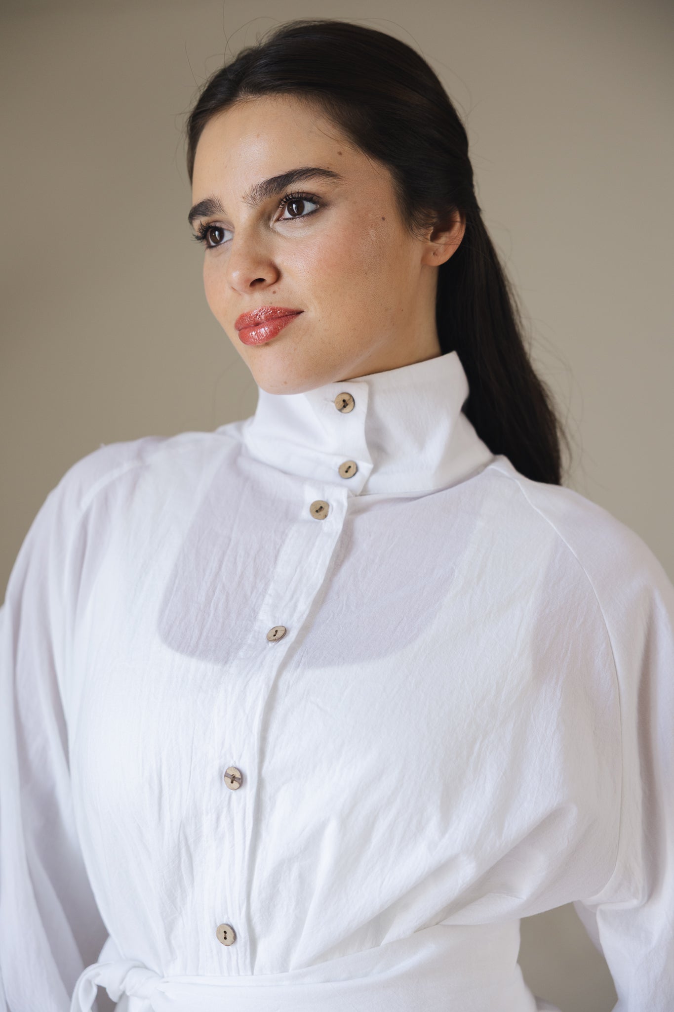 Standout Top White - AB ESSENTIALS