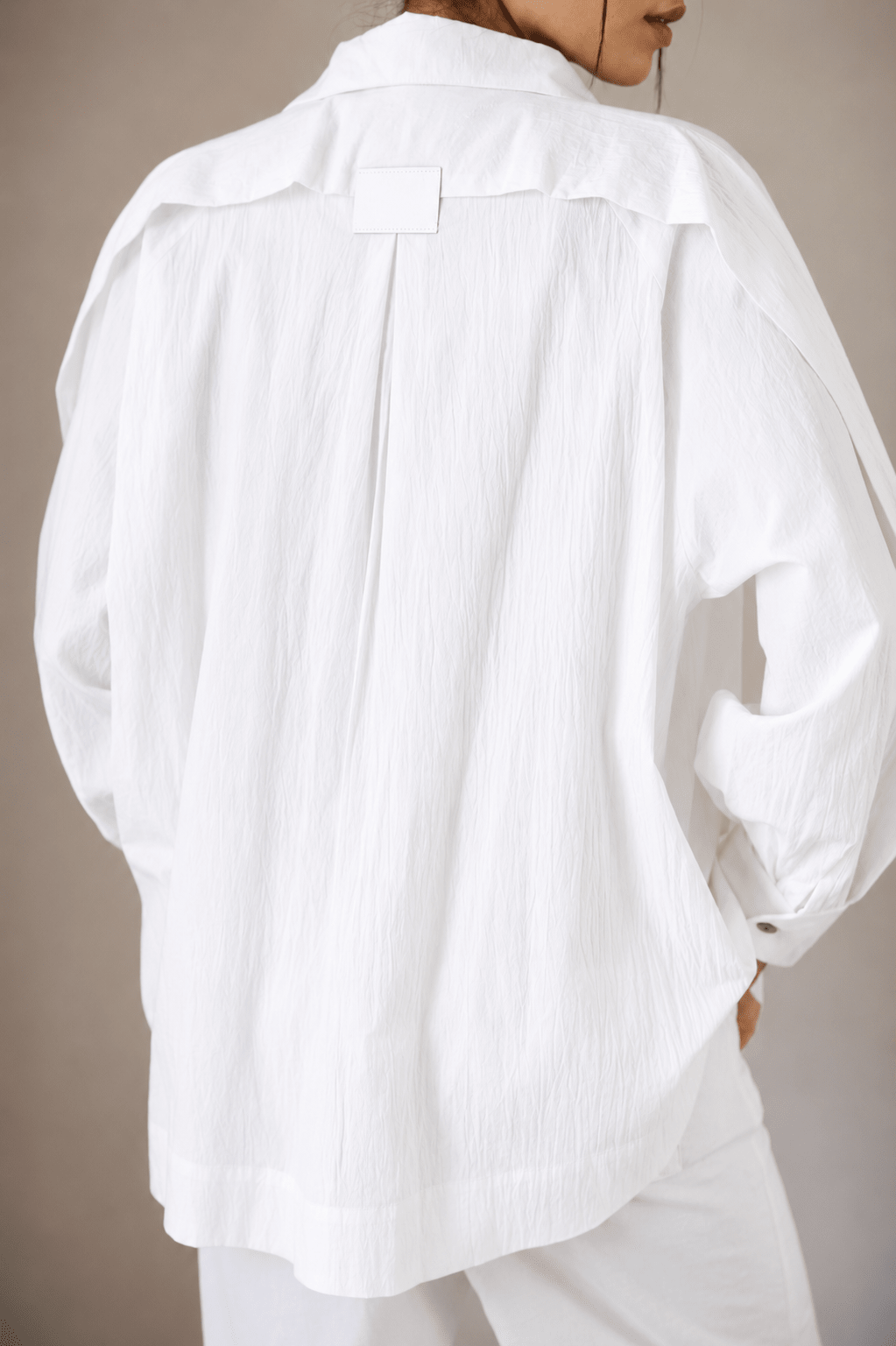 Standout Top White - AB ESSENTIALS