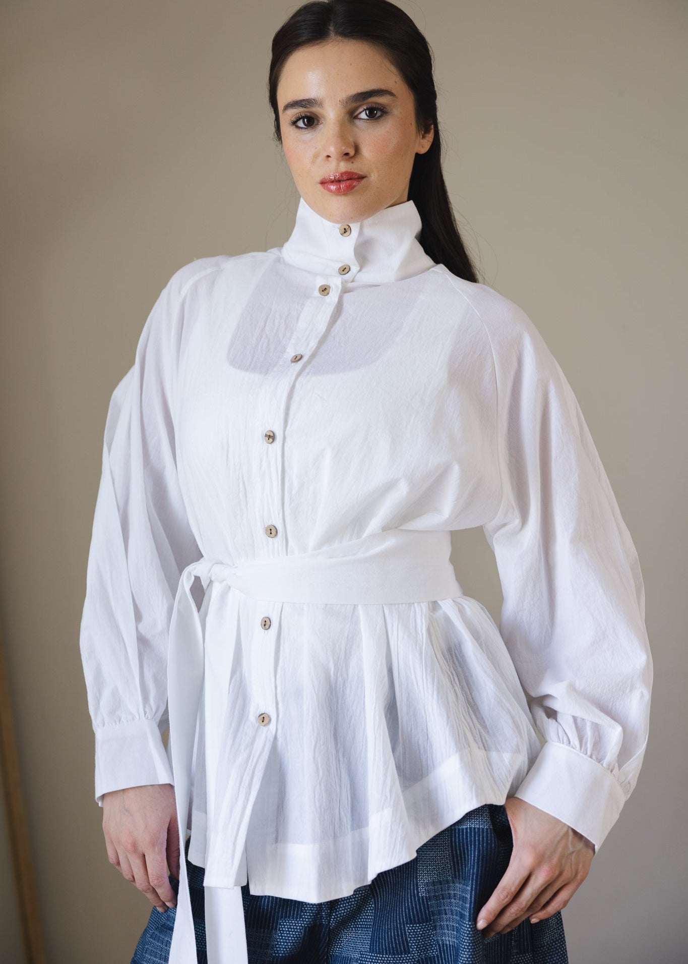 Standout Top White - AB ESSENTIALS