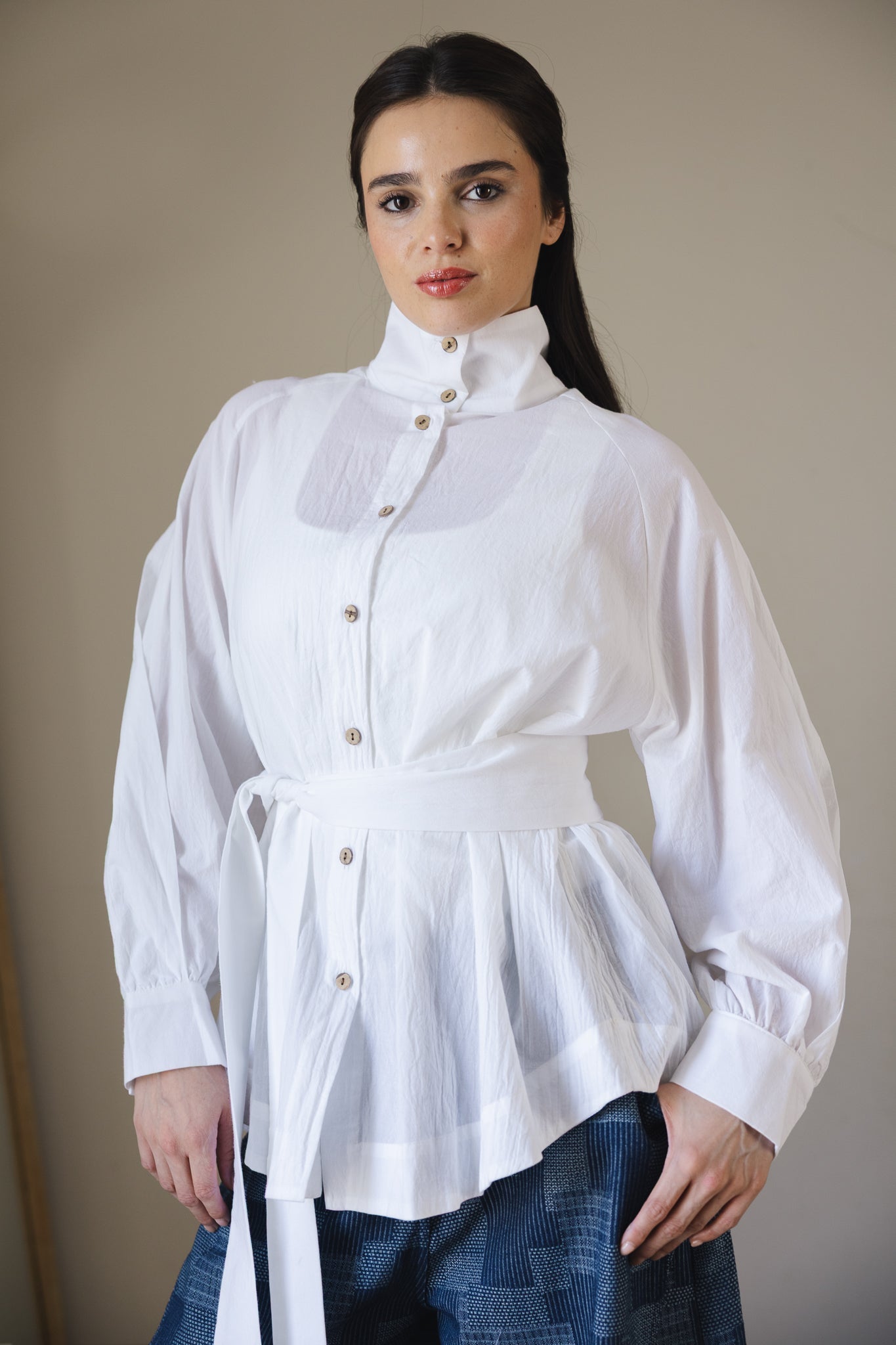 Standout Top White - AB ESSENTIALS